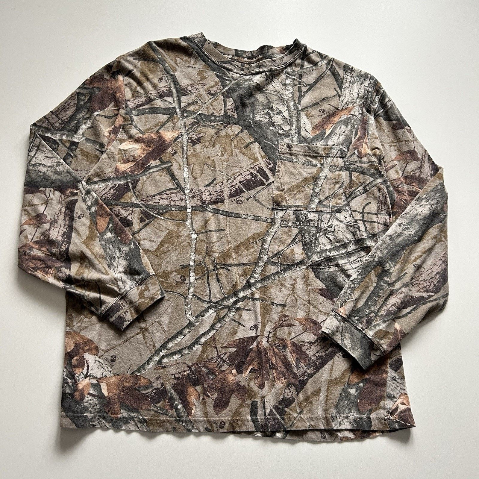 Realtree Vintage Realtree Camo Long Sleeve Pocket T Shirt Large Y2K Size US L / EU 52-54 / 3 - 1 Thumbnail