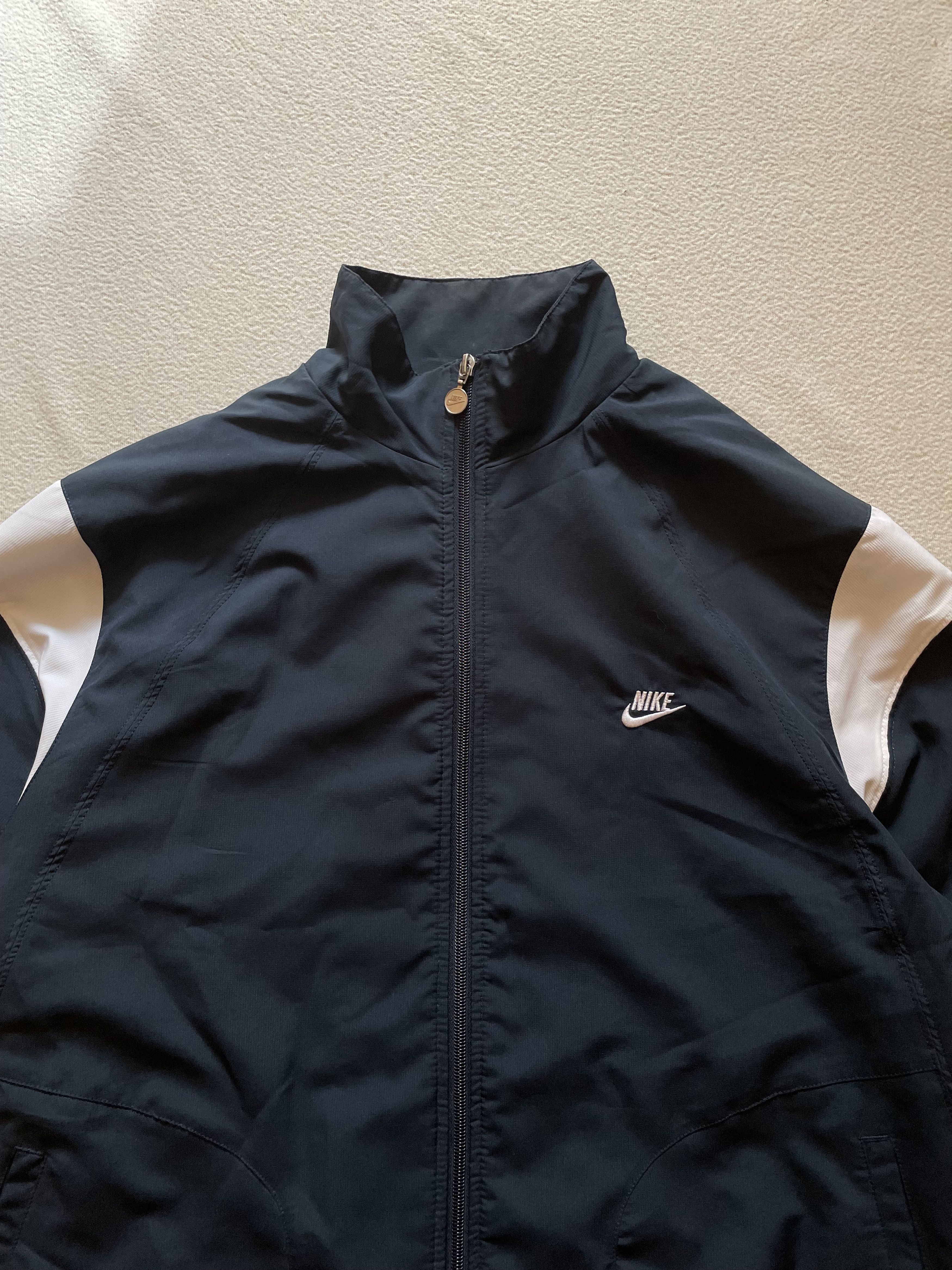 Nike Vintage 00s Nike Light Jacket/Windbreaker Mini Logo Boxy Fit Size US L / EU 52-54 / 3 - 4 Thumbnail