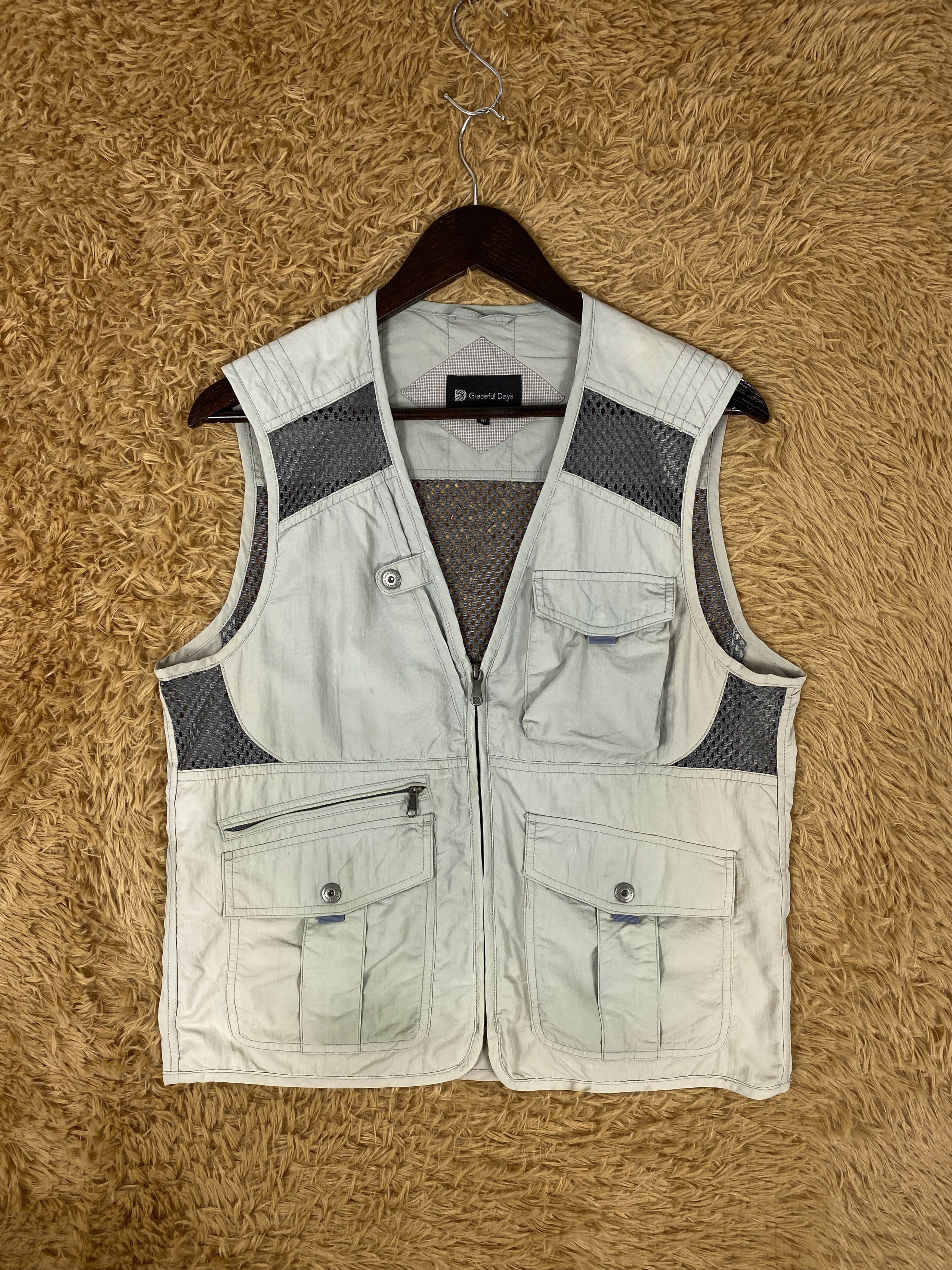 image of Vintage Graceful Days Multipocket Vest in White, Men's (Size Small)