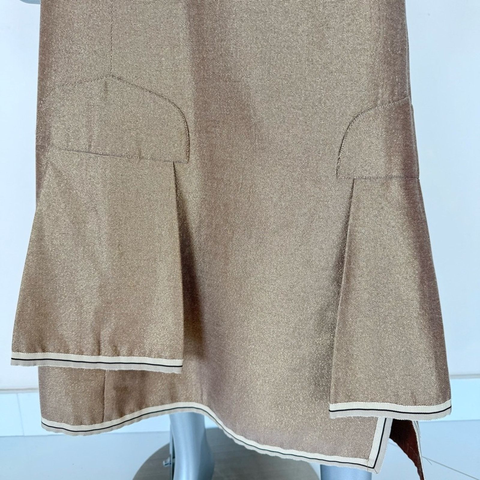 Chanel CHANEL women long skirt size 42FR or 10US Authentic 4200$ Size 32" / US 10 / IT 46 - 2 Thumbnail