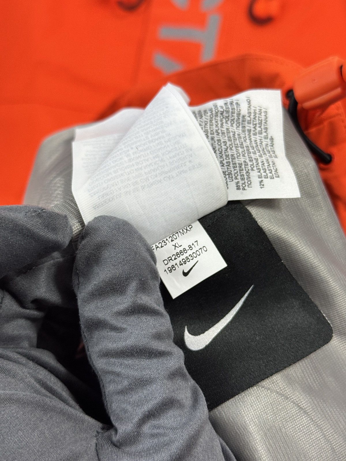 NOCTA × Nike TUNGATEN ALIEN GORE TEX OVERSIZED JACKET Size US XL / EU 56 / 4 - 16 Thumbnail
