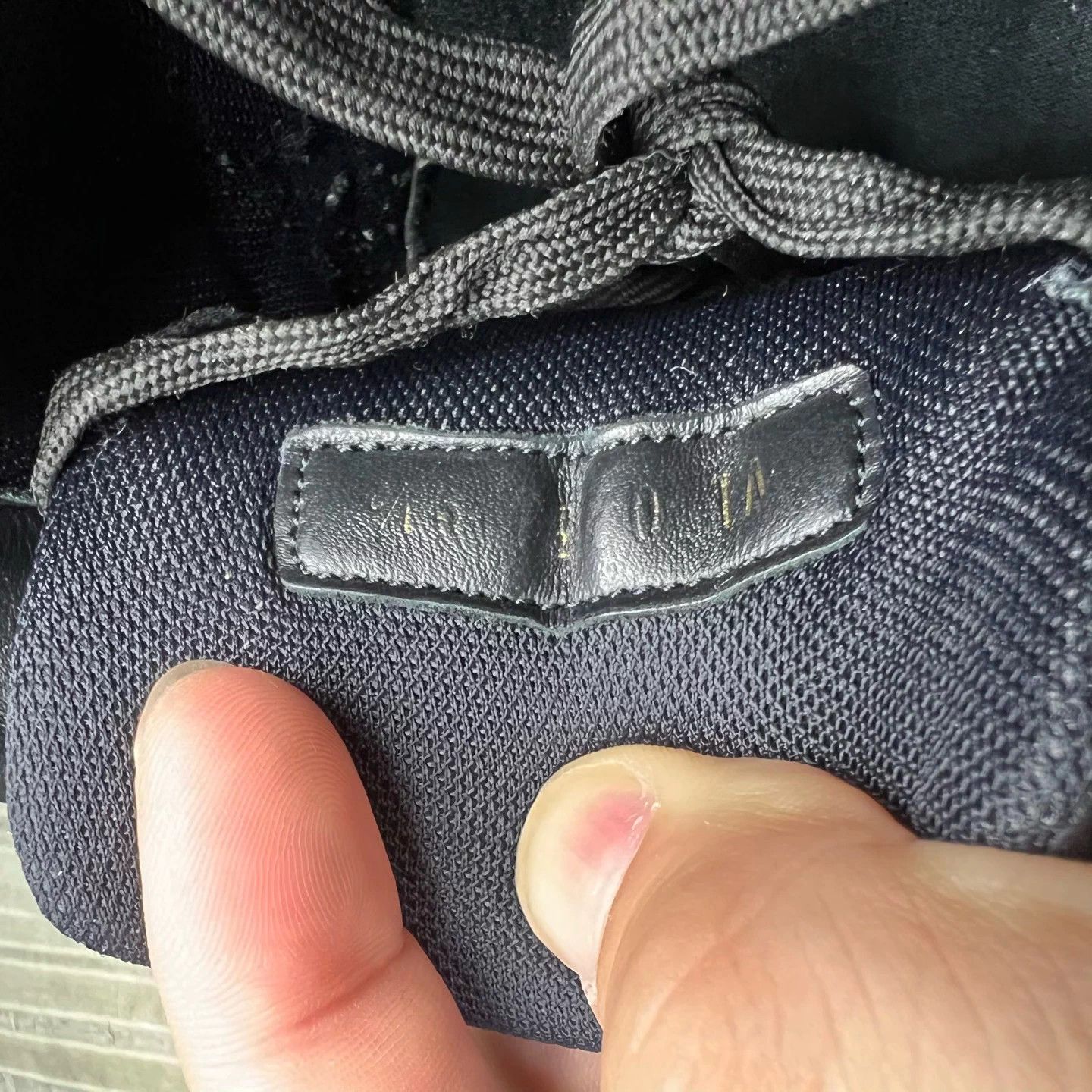 Louis Vuitton LV Trainer Black Embossed Men's 9.5 Good Size US 9.5 / EU 42-43 - 8 Thumbnail