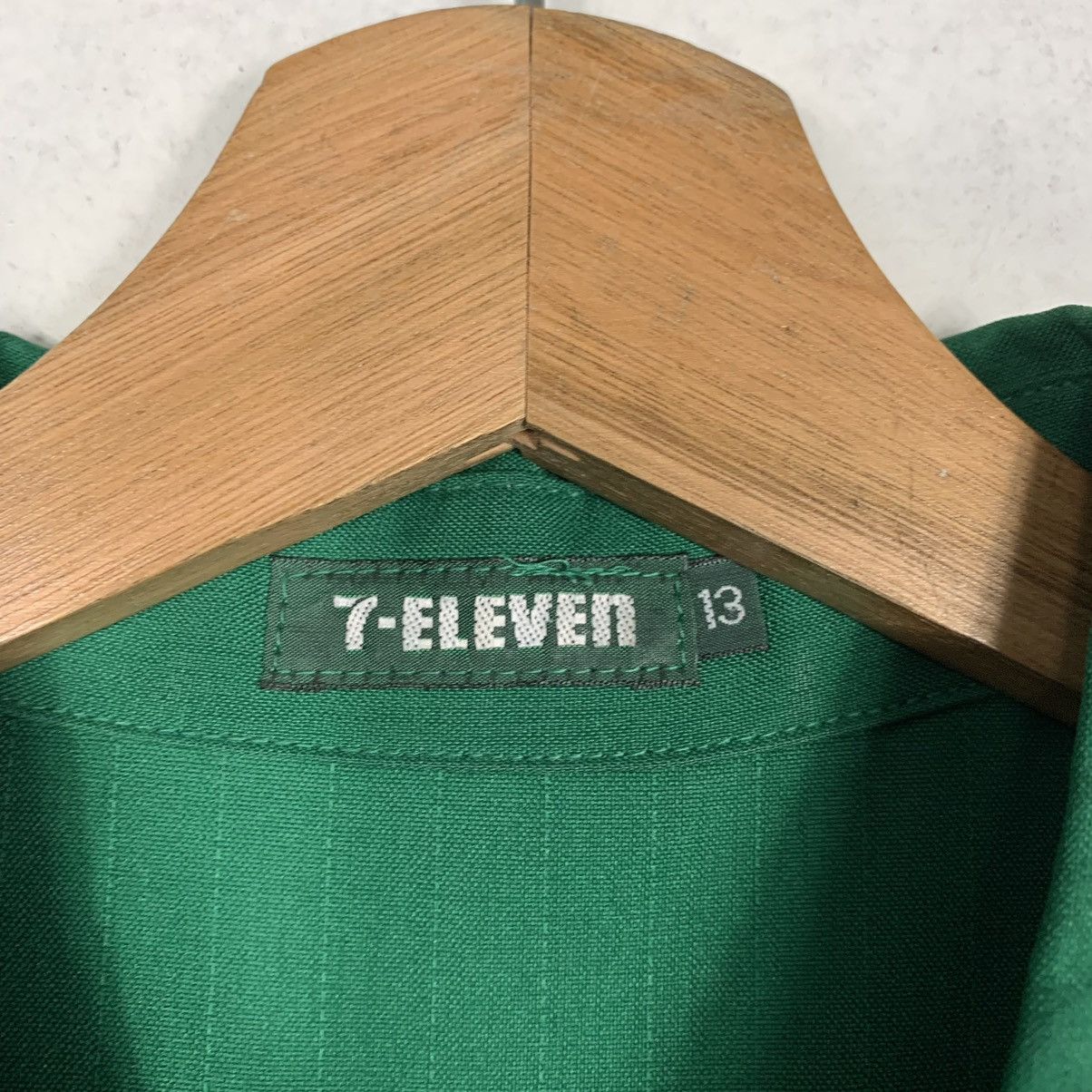 Japanese Brand Vintage 7 Eleven Japan Uniform Zipper Shirt Size US L / EU 52-54 / 3 - 15 Thumbnail