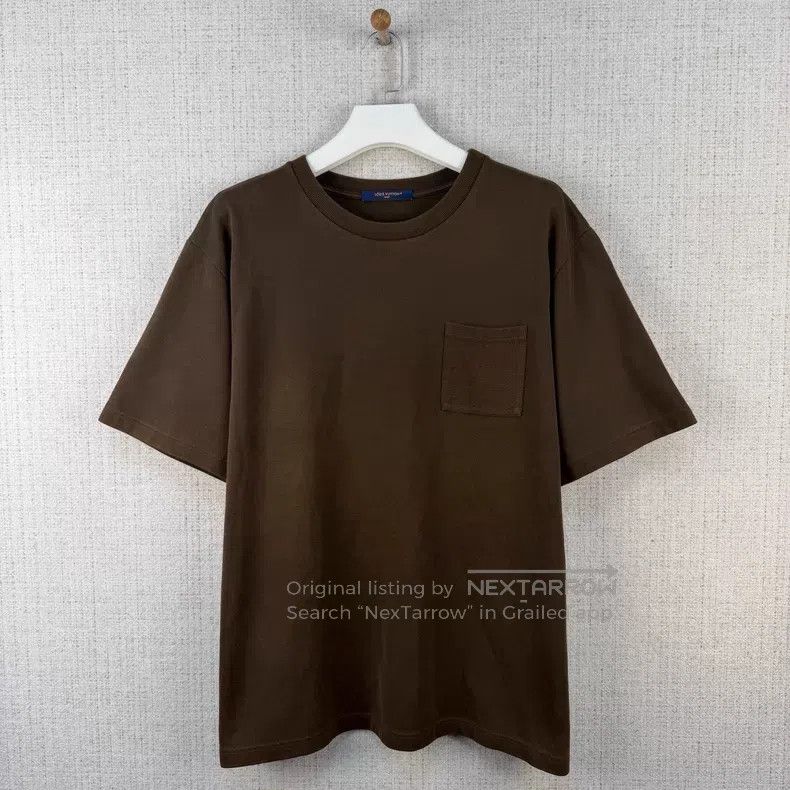 Louis Vuitton Louis Vuitton size 5l Pocket back full logo short sleeve Size US M / EU 48-50 / 2 - 1 Thumbnail