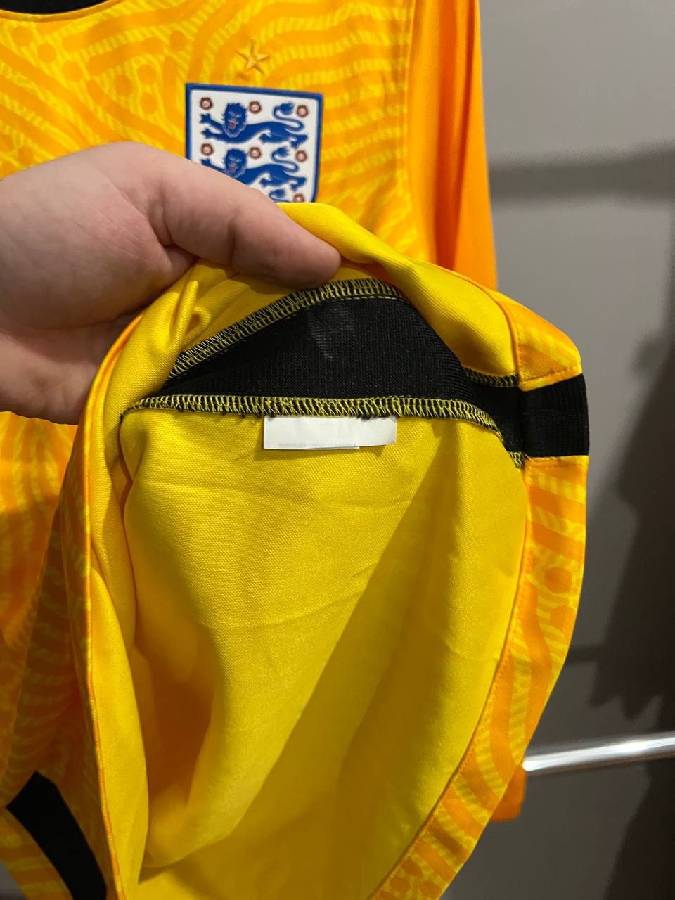 Nike 2020/21 ENGLAND TEAM GK SOCCER JERSEY FOOTBALL SHIRT SZ M Size US M / EU 48-50 / 2 - 13 Thumbnail