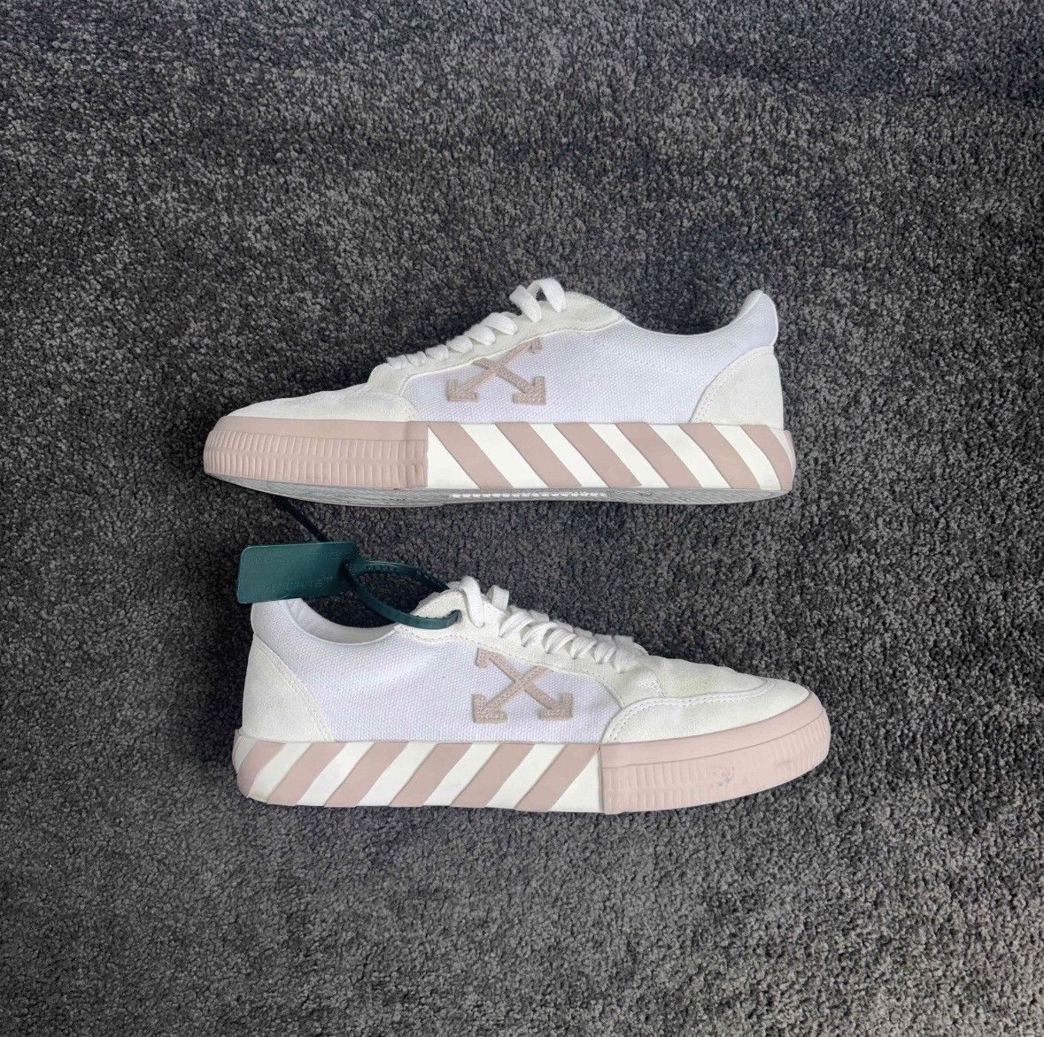 Off-White Off-White Low Vulcanised Sneaker Size US 11 / IT 41 - 2 Thumbnail