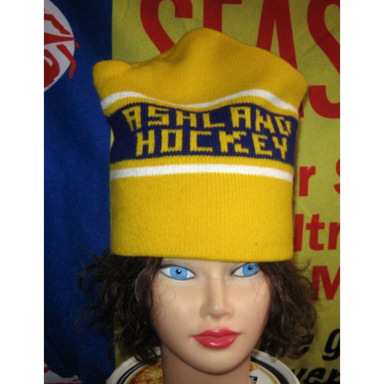 Vintage Item Specifications: Country of Origin: Italy Size ONE SIZE - 2 Thumbnail