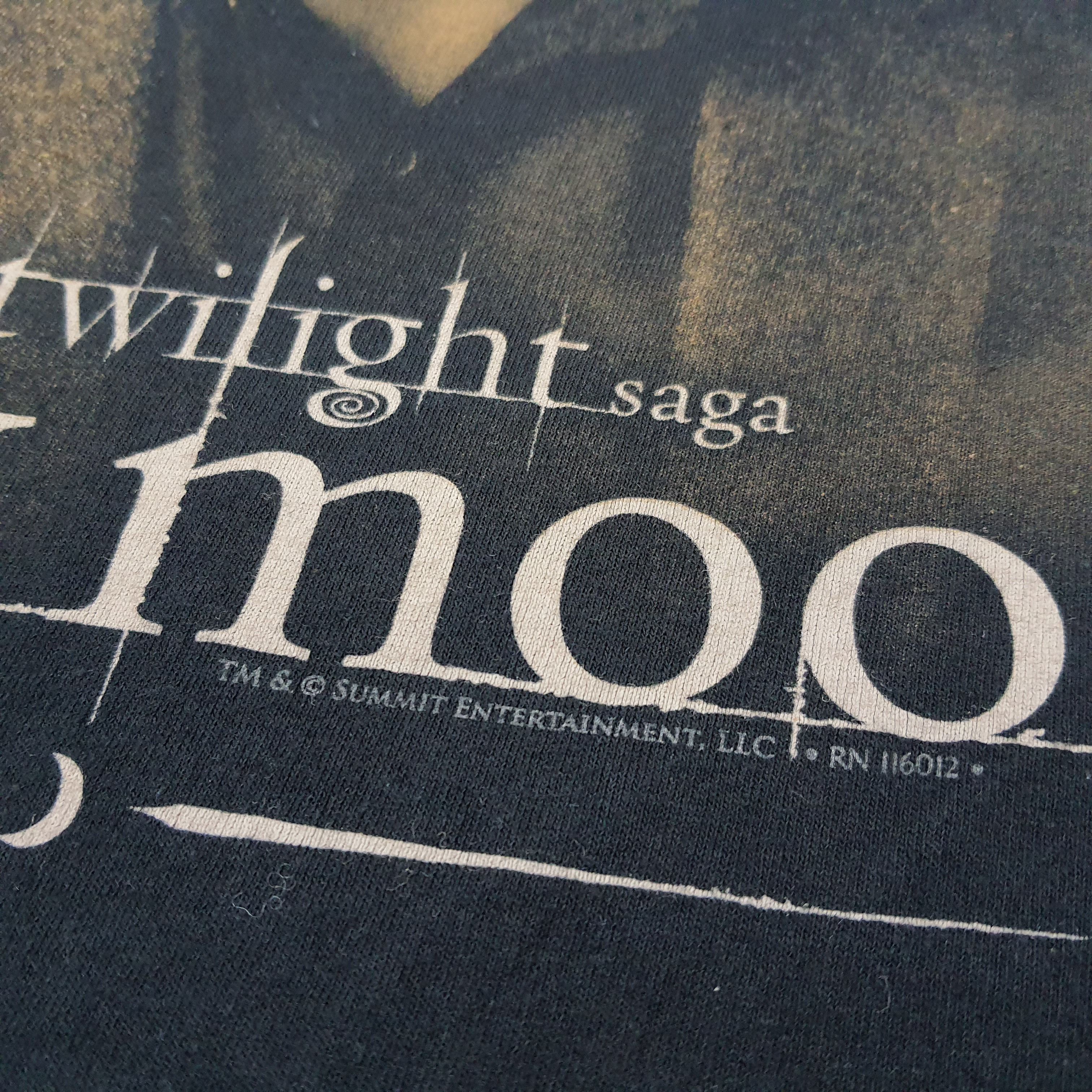 Vintage Vintage The Twilight Saga New Moon Robert Pattison T-shirt Size US M / EU 48-50 / 2 - 2 Thumbnail