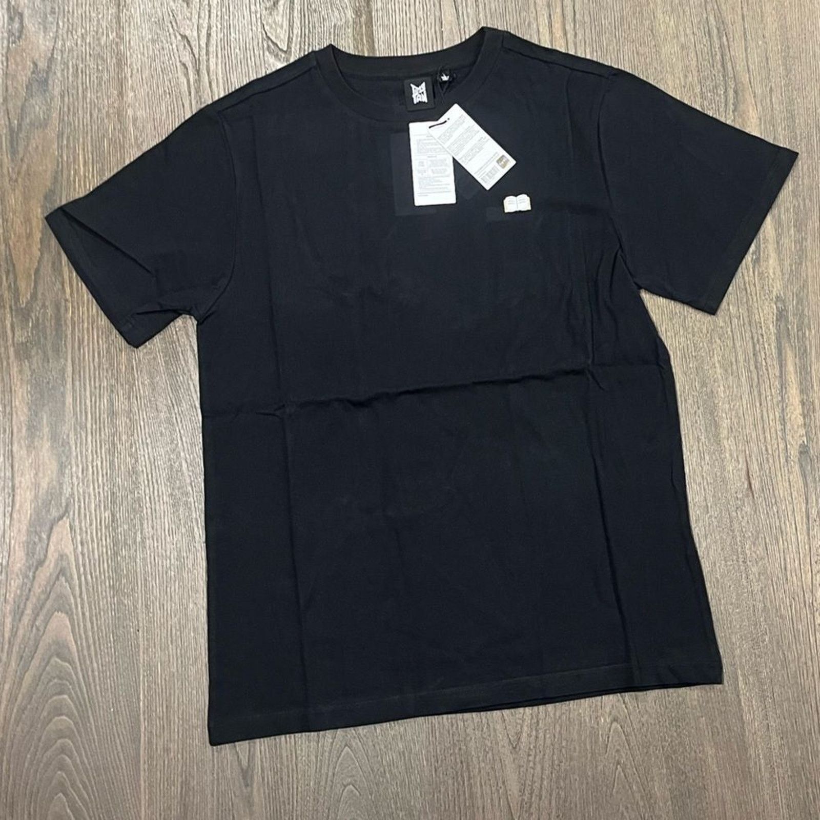Vintage NWT BTS TinyTan RM Character T-Shirt Black Size L Size US L / EU 52-54 / 3 - 1 Thumbnail