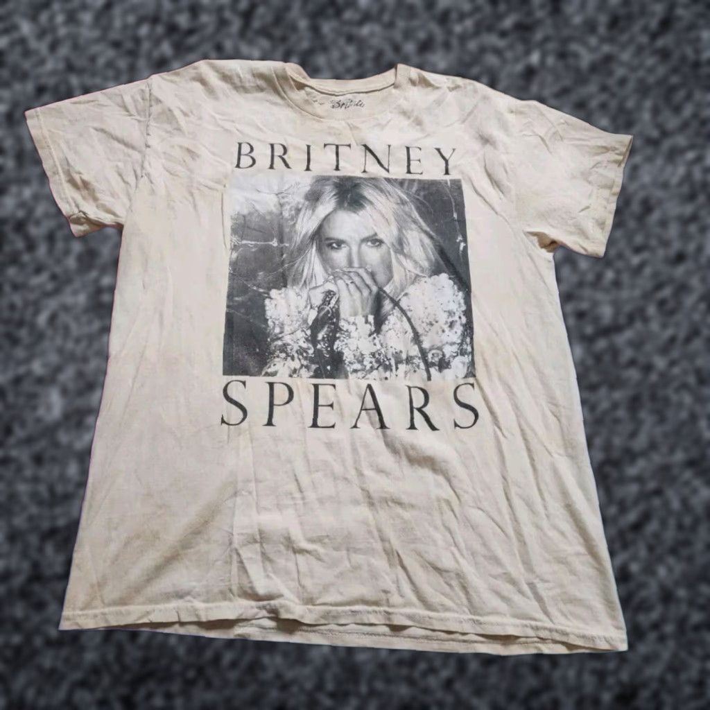 Vintage Britney Spears Band Tee Mens Large Beige Short Sleeve Cotton T Shirt Size US L / EU 52-54 / 3 - 1 Thumbnail