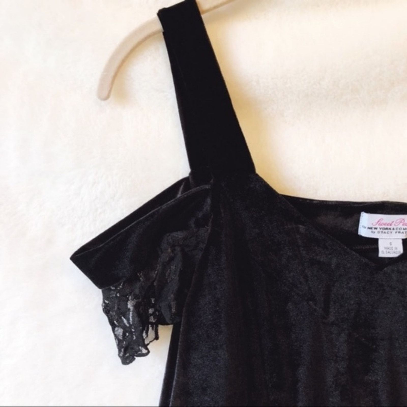 Other New York & Company Off Shoulder Laced Black Top Size S / US 4 / IT 40 - 4 Thumbnail