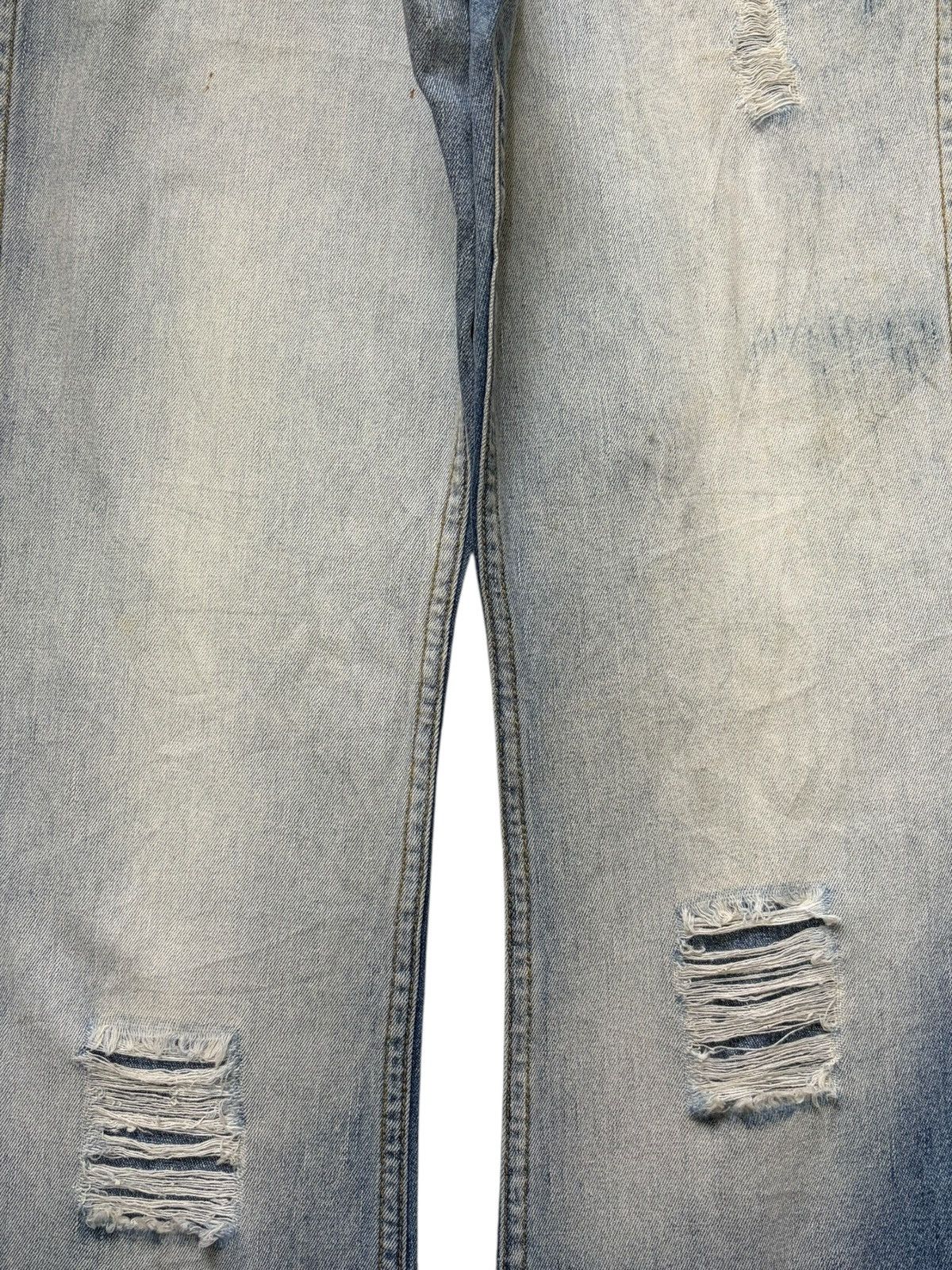 In The Attic Vintage In The Attic Faded Wash Distress Flare Jeans Size 27" / US 4 / IT 40 - 3 Thumbnail