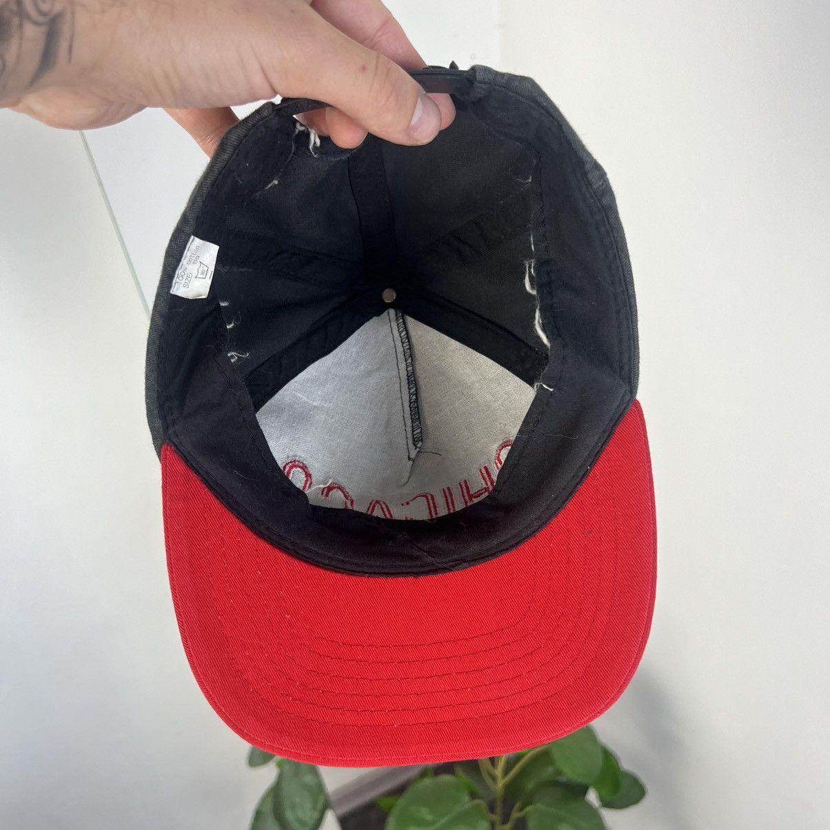 Vintage Vintage Y2K Chicago Big Embroidered Logo Snapback Cap Size ONE SIZE - 4 Thumbnail