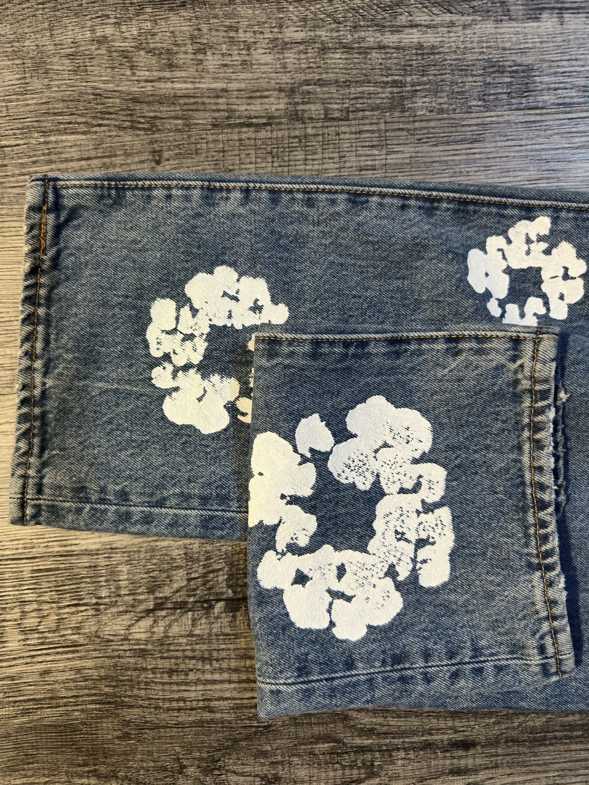 DENIM TEARS × Levi's DENIM TEARS X LEVIS THE COTTON WREATH JEAN LIGHT WASH Size US 34 / EU 50 - 8 Thumbnail