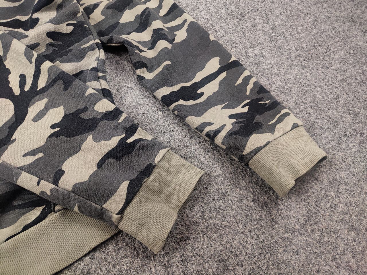If Six Was Nine Vintage Japan if six was nine Bondage Fur Zip Hoodie Y2K Size US S / EU 44-46 / 1 - 9 Thumbnail