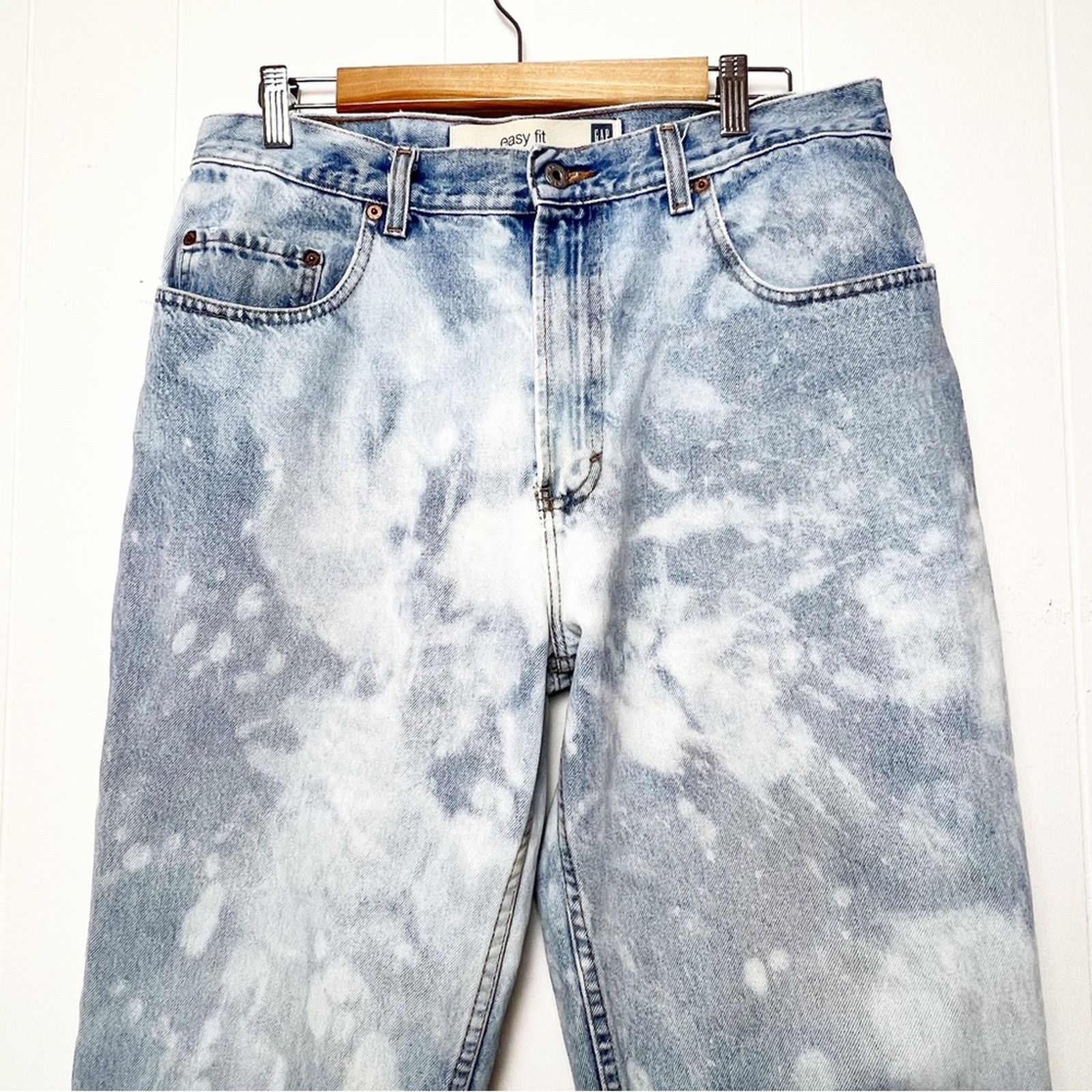 Gap Gap Distressed Marble Bleached Upcycled High Waist Mom Jean Size 32" / US 10 / IT 46 - 3 Thumbnail