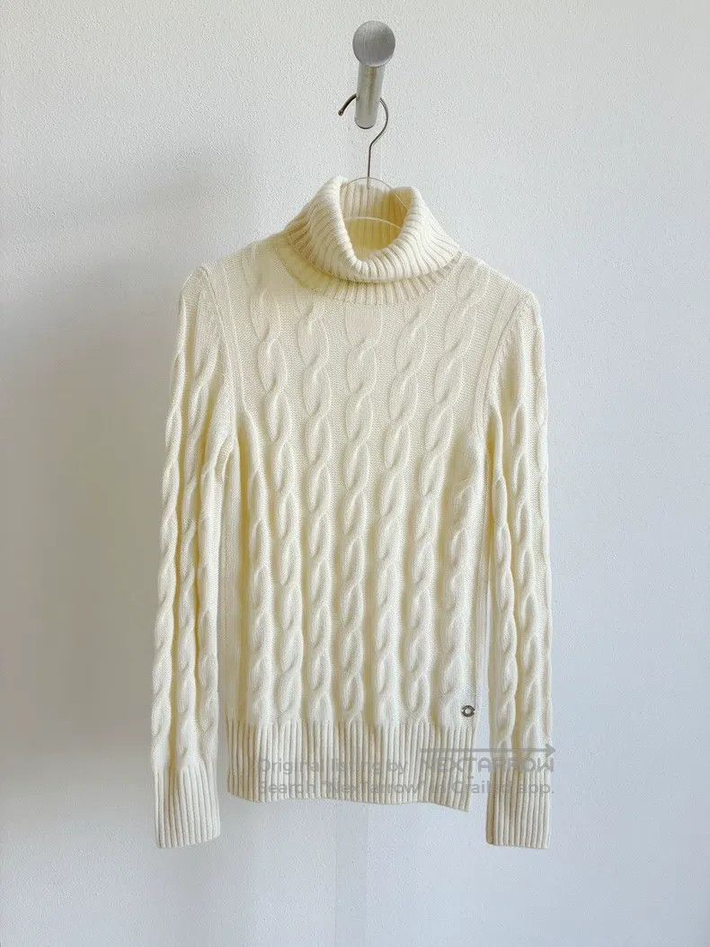 Loro Piana Loro Piana White Cashmere Sweater, Classic Twisted Design Size XS / US 0-2 / IT 36-38 - 2 Thumbnail