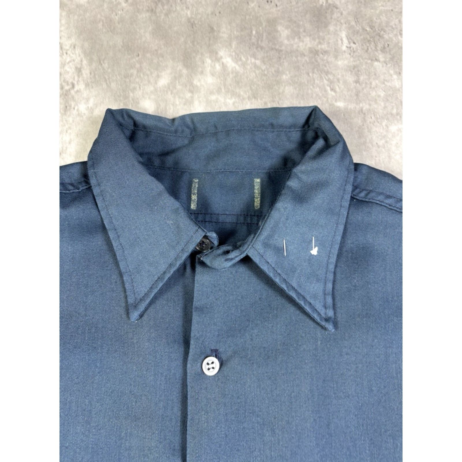 Vintage VINTAGE Blue Workwear Button-Down Shirt XL Men's Short Sleeve Cotton Button-Up Solid 80s 90s Retro Easy Care Breathable Size US XL / EU 56 / 4 - 7 Thumbnail