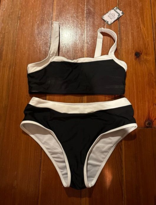Other NWT Bikini size small Size ONE SIZE - 1 Thumbnail