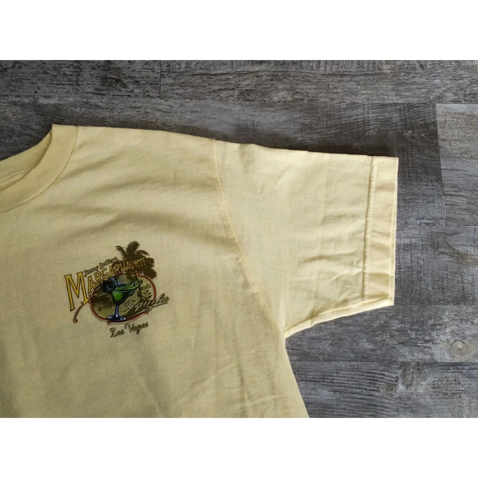 Vintage Vintage Jimmy Buffett Margaritaville 2002 Las Vegas Graphic T-Shirt Men M Yellow Beach Music Summer Size US M / EU 48-50 / 2 - 4 Thumbnail
