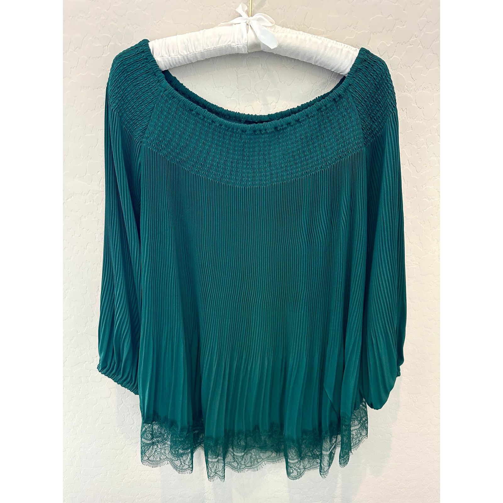 Other ALEX MARIE Green Silky Pleated Smocked Neck Lace Blouse Size L / US 10 / IT 46 - 1 Thumbnail