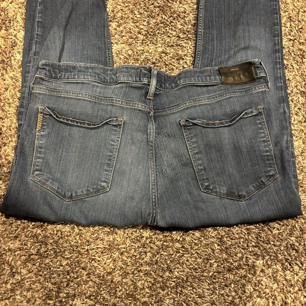 Paige PAIGE Medium Blue Wash Cropped Jeans Size 36" / US 14 / IT 50 - 1 Thumbnail