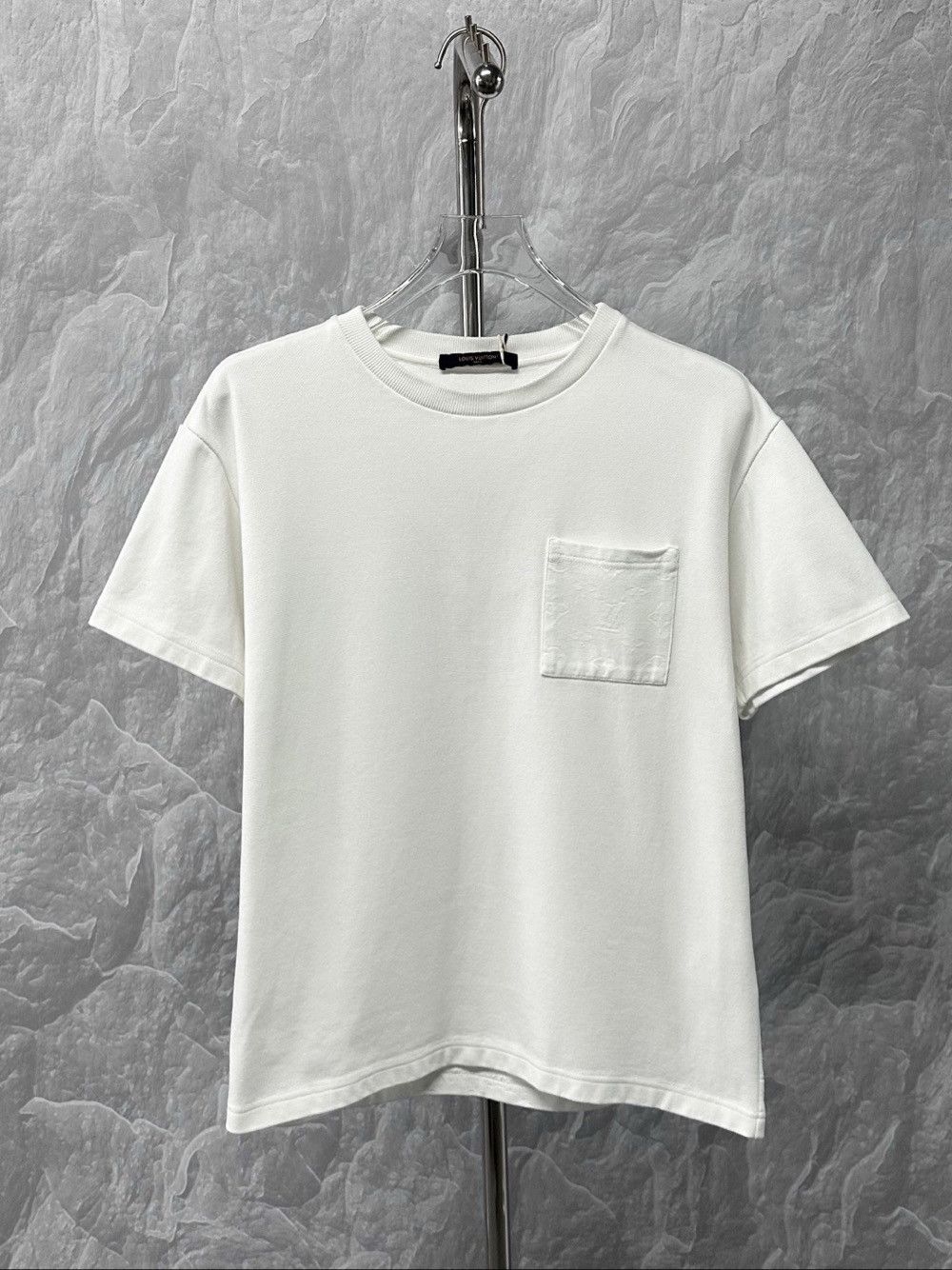 Louis Vuitton Louis Vuitton Monogram Pocket T-Shirt Size S Size US S / EU 44-46 / 1 - 1 Thumbnail