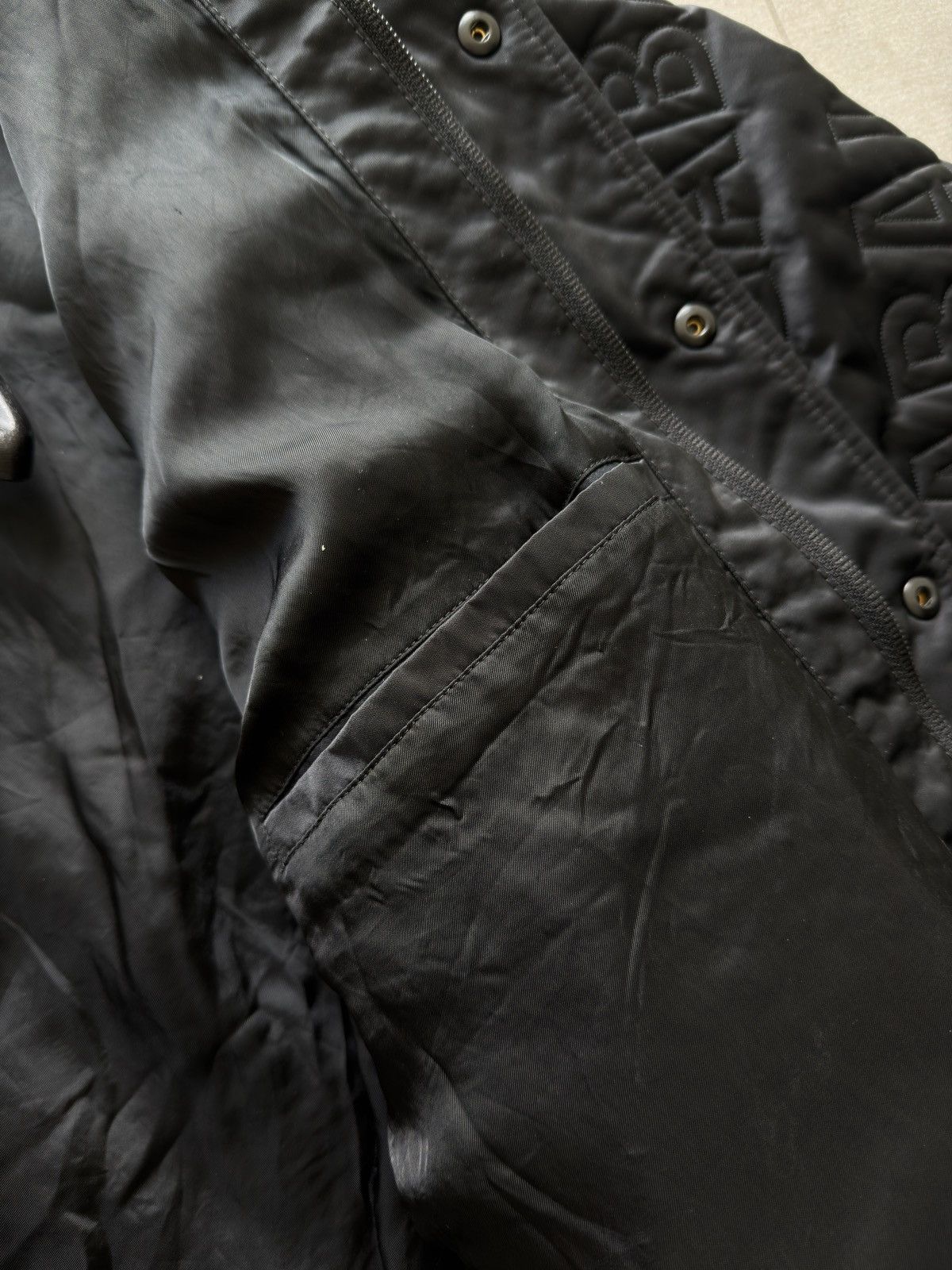Balenciaga Balenciaga Embossed Logo Bomber Size US S / EU 44-46 / 1 - 5 Thumbnail