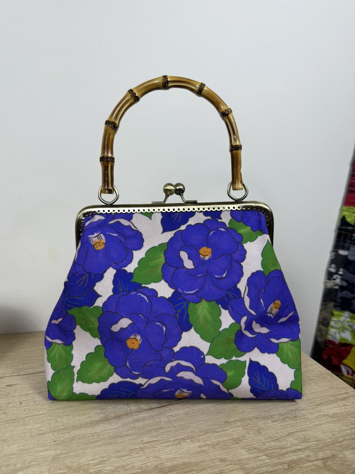 Other Vintage Handbag Bamboo Handle Kiss Lock Purse One of One Size ONE SIZE - 3 Thumbnail