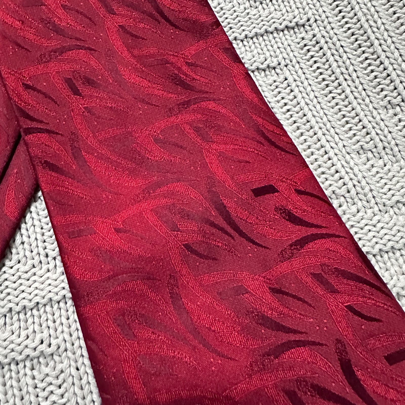Ermenegildo Zegna Ermenegildo Zegna red monotone abstract print silk tie Size ONE SIZE - 2 Thumbnail