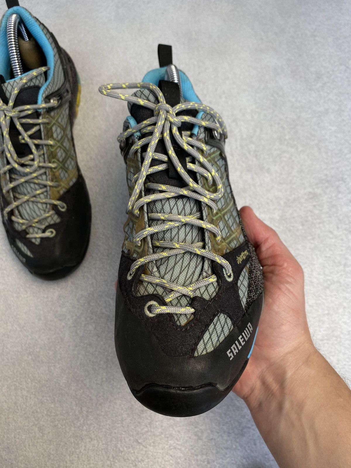 Vintage Vintage Salewa Gore-Tex Hiking Shoes trekking outdoor US8 Size US 8 / EU 41 - 9 Thumbnail
