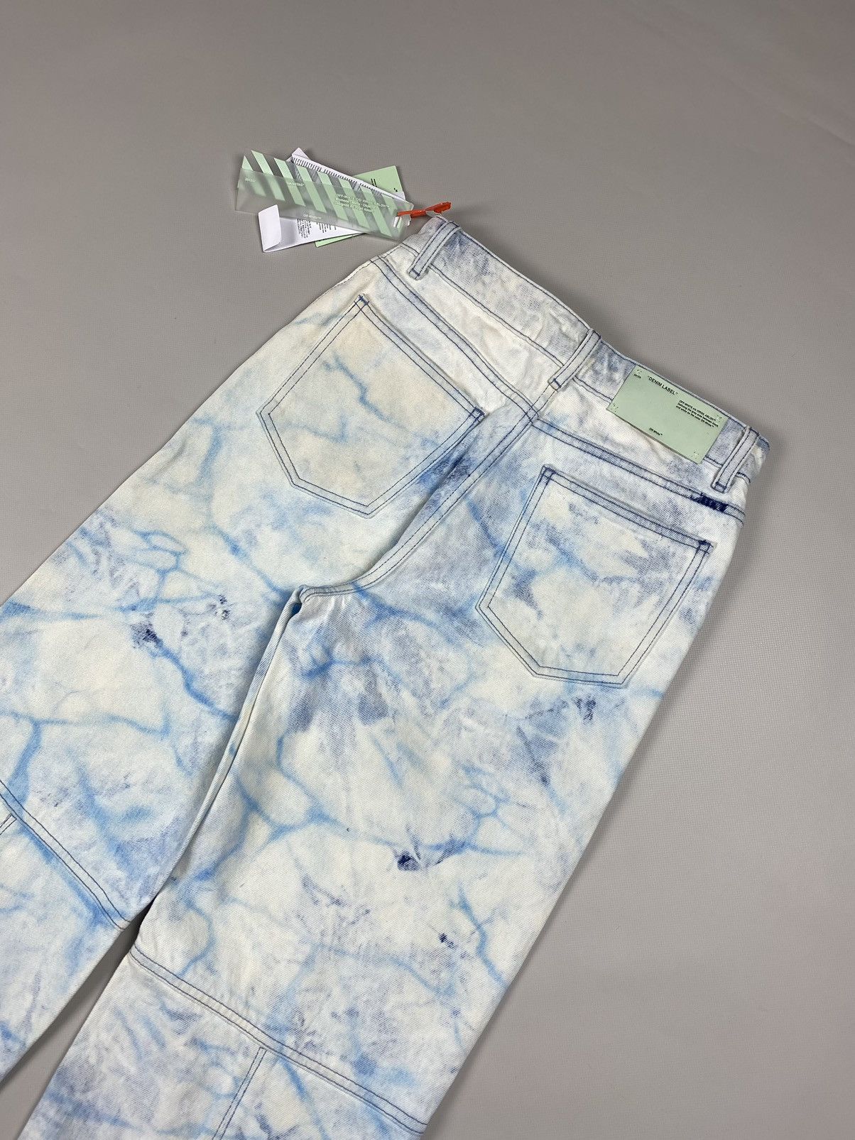 Off-White BNWT! Off-White ladies baggy jeans pants size 26 Size 26" / US 2 / IT 38 - 23 Thumbnail