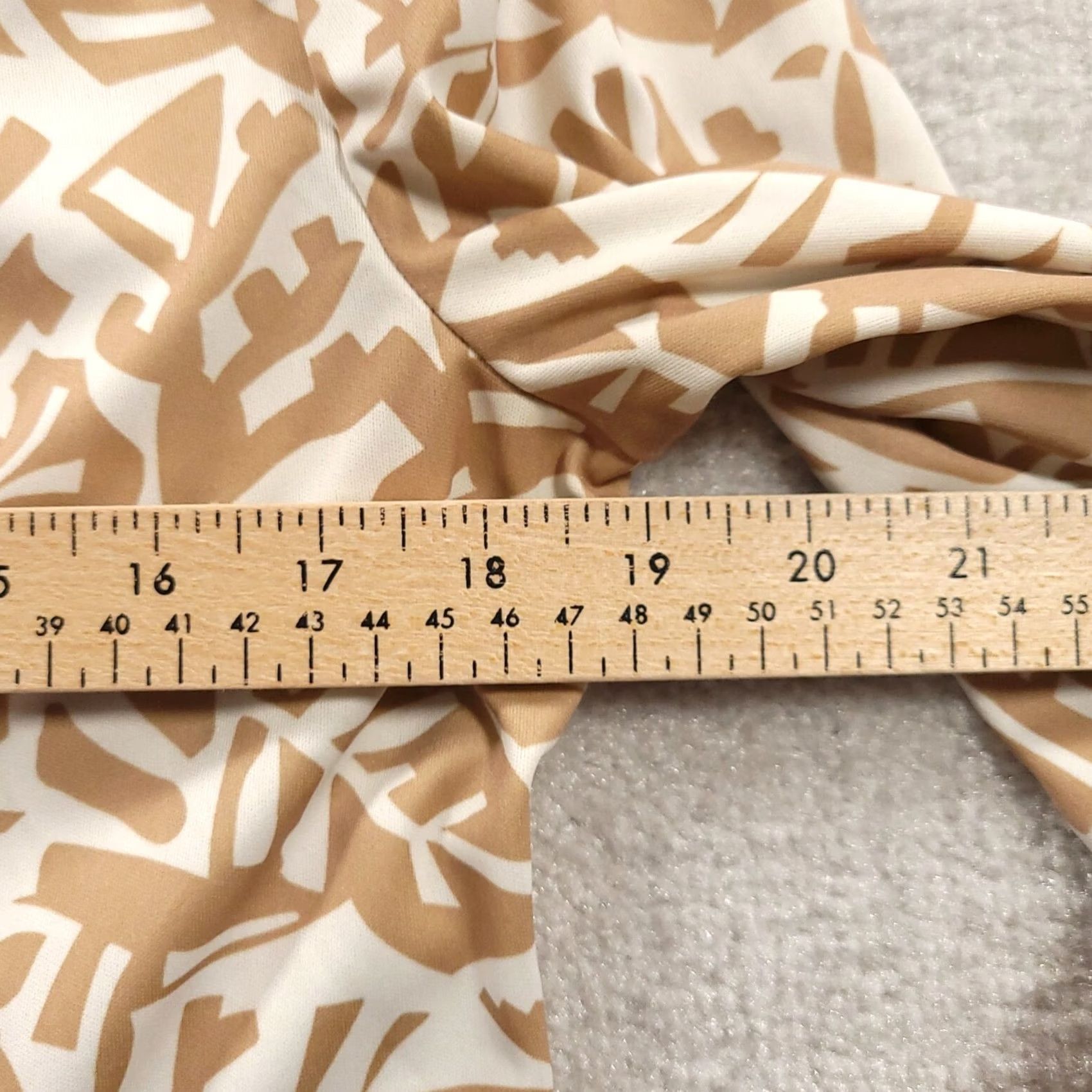 Vintage VINTAGE KoKo Knits of California White Brown Geometric Blouse Size 8 Button Up Shirt Womens Size M / US 6-8 / IT 42-44 - 4 Thumbnail