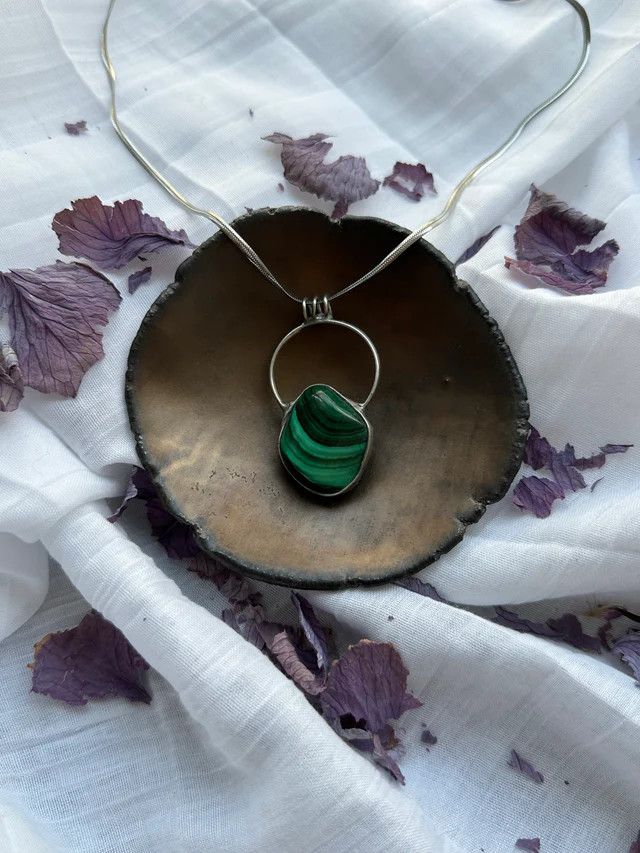 Other “Forest Mirror” – Malachite Pendant by Laura Řezaninová Size ONE SIZE - 1 Thumbnail