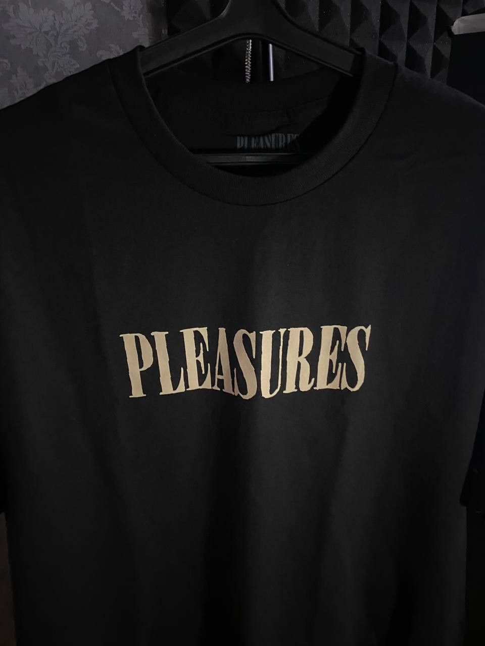 Pleasures Pleasures - Tickle Logo Tee Size US M / EU 48-50 / 2 - 2 Thumbnail