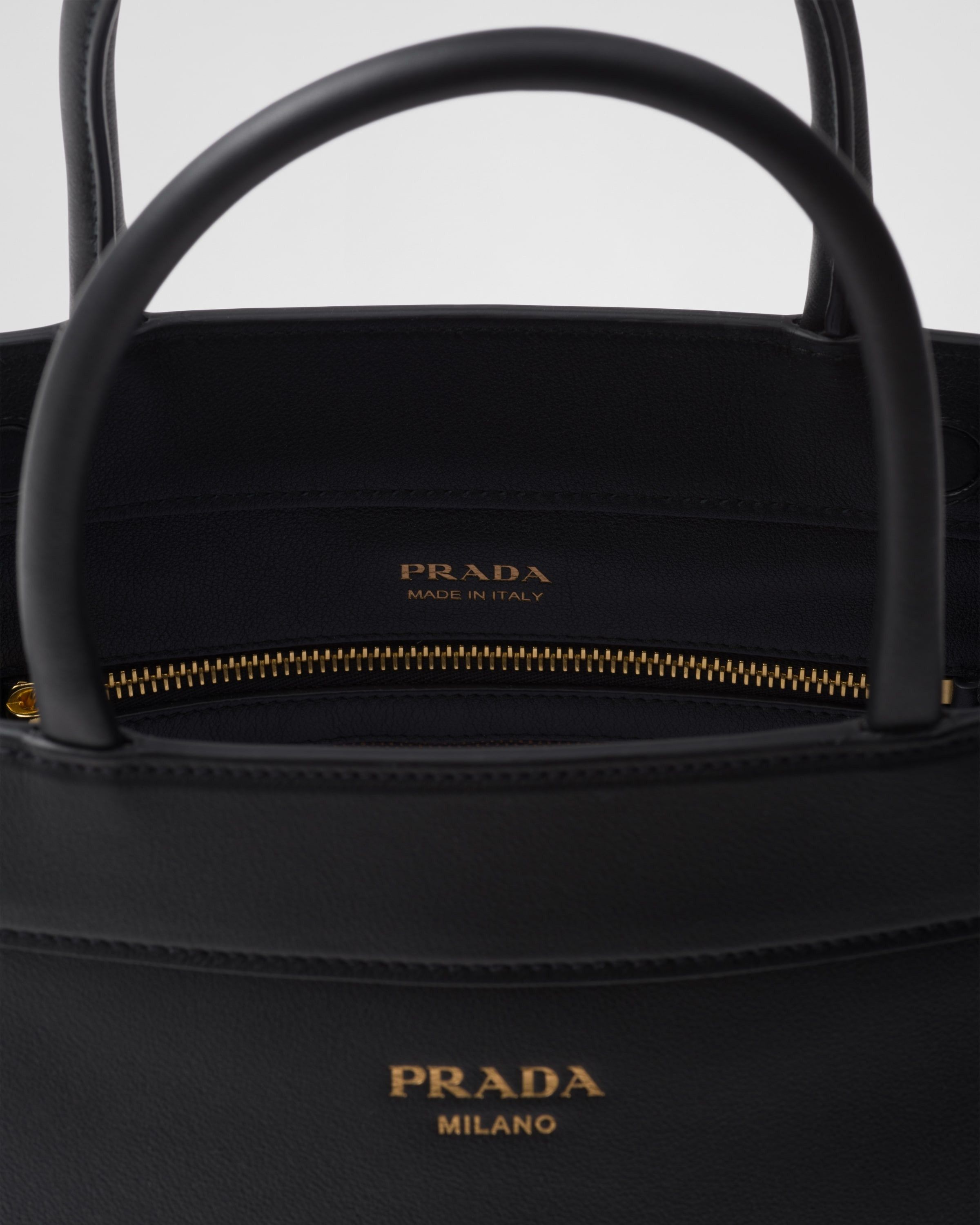 Prada o1la1rc1a0925 Size: OS / Medium Leather Tote Bag in Black Size ONE SIZE - 5 Thumbnail