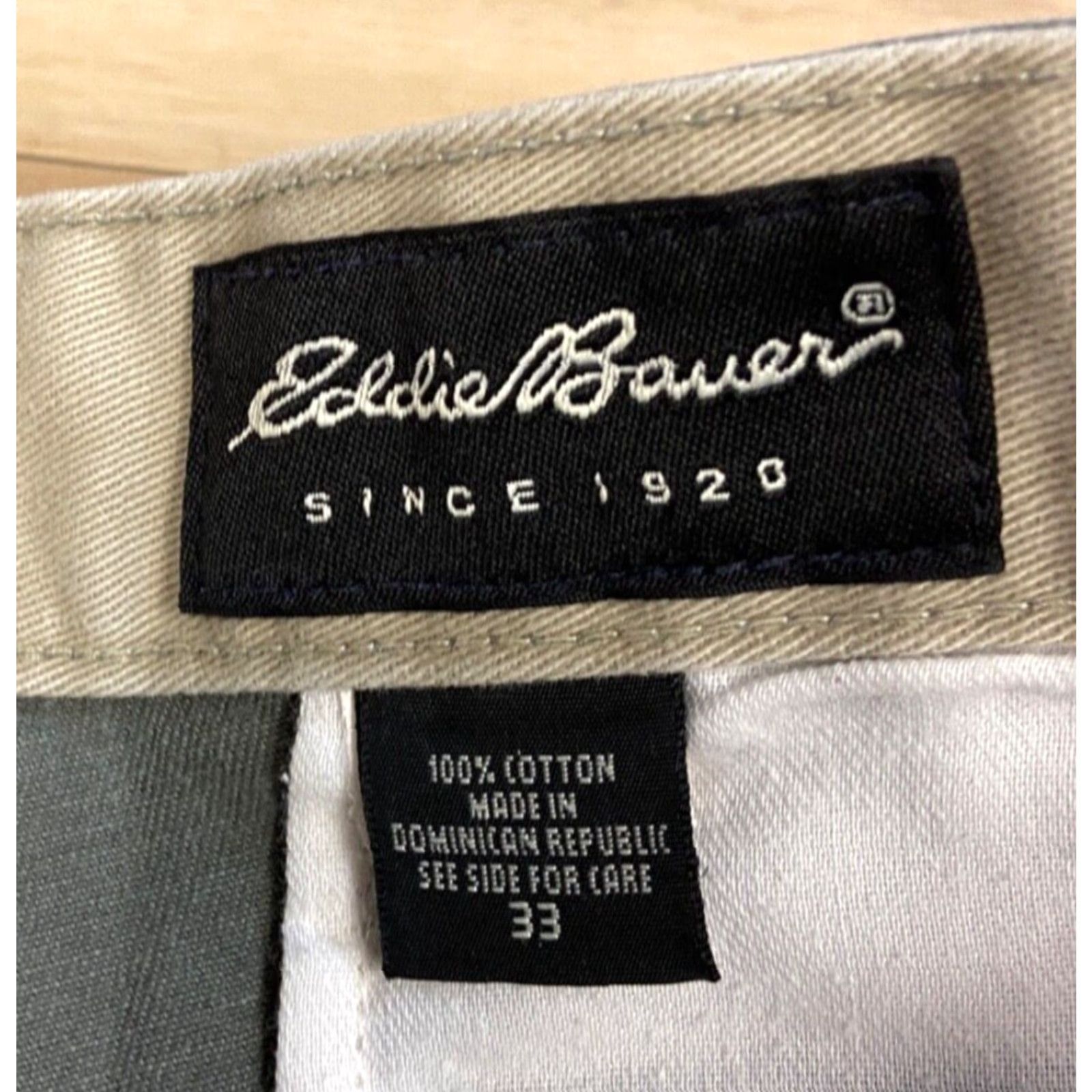 Eddie Bauer Eddie Bauer Shorts Mens 33 Gray Pleated 9" Size US 33 - 3 Thumbnail