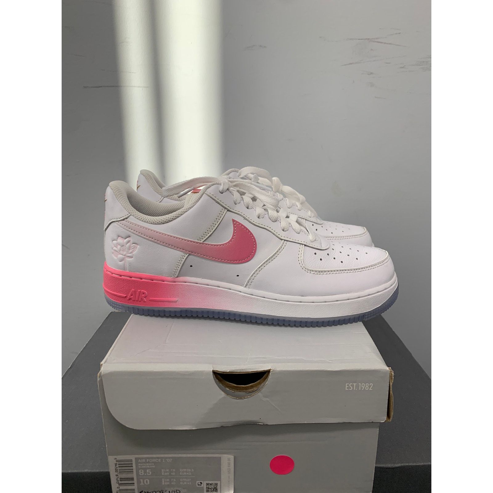 Nike Nike Air Force 1 Low '07 SF Lotus Flower Size 8.5 NEW Size US 8.5 / EU 41-42 - 1 Thumbnail