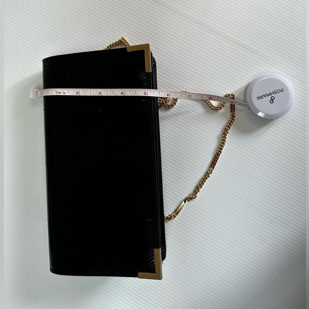 Vintage Vintage Black snakeskin clutch with gold plated chain Size ONE SIZE - 6 Thumbnail