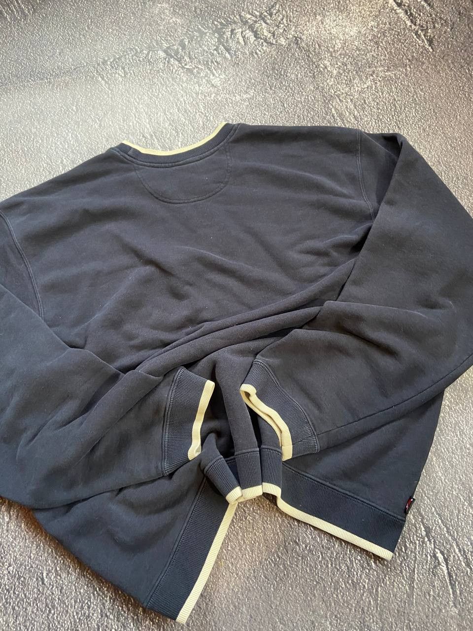 Nike Vintage Nike Y2K distressed sweatshirt Size US L / EU 52-54 / 3 - 3 Thumbnail