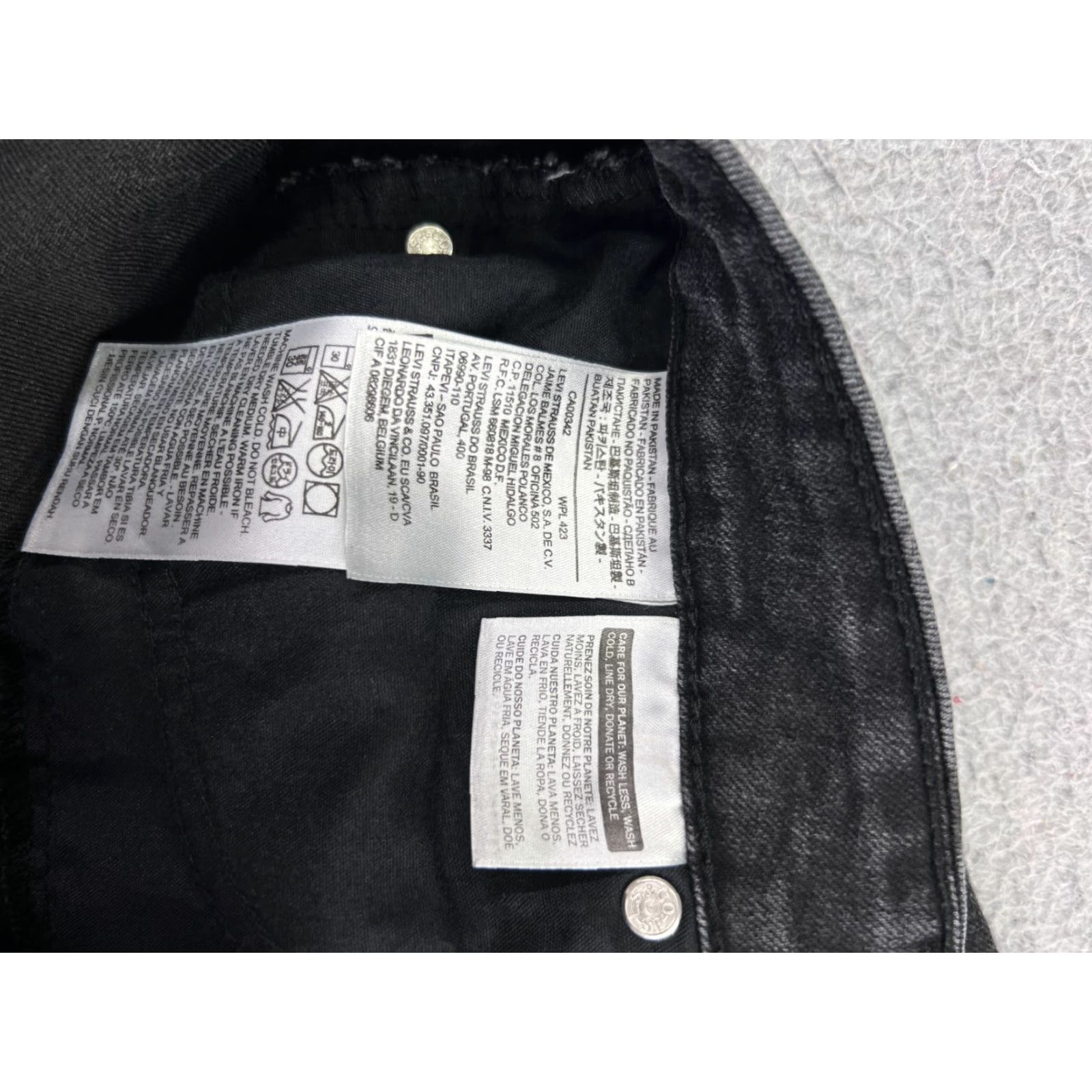 Levi's VINTAGE Levis Pants Womens 6 Black Denim Jeans Slight Curve Mid Rise Slim Cotton 28x26 Size 28" / US 6 / IT 42 - 7 Thumbnail