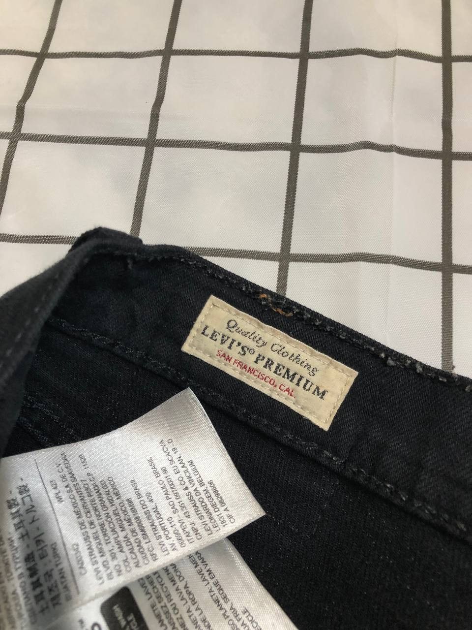 Levi's Levi Straus 501 Jeans Men Black Original Fit Pockets Size US 26 / EU 42 - 11 Thumbnail