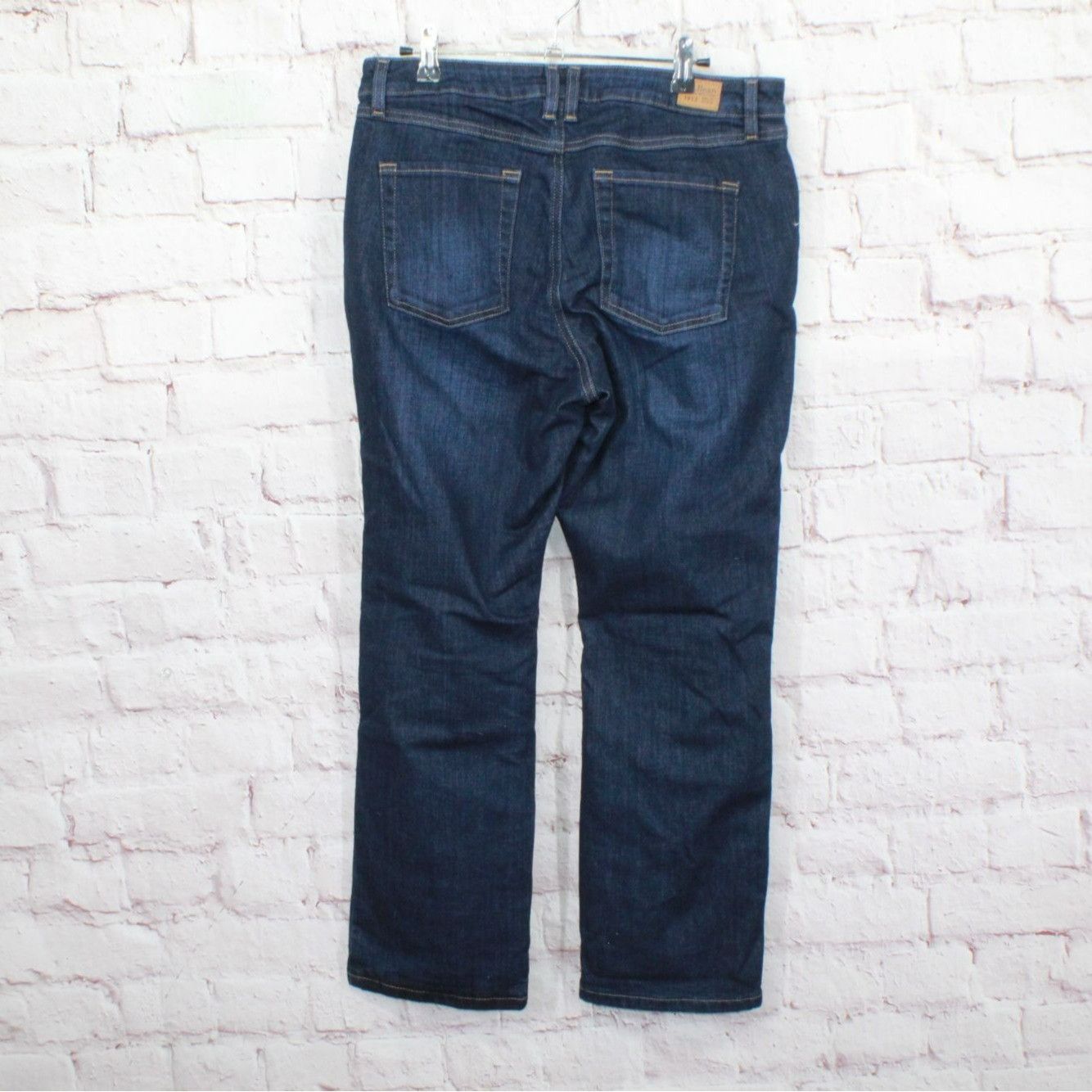 L.L. Bean LL Bean Women's Jeans Mid Rise Straight Leg Rinsed Size 34" / US 12 / IT 48 - 6 Thumbnail