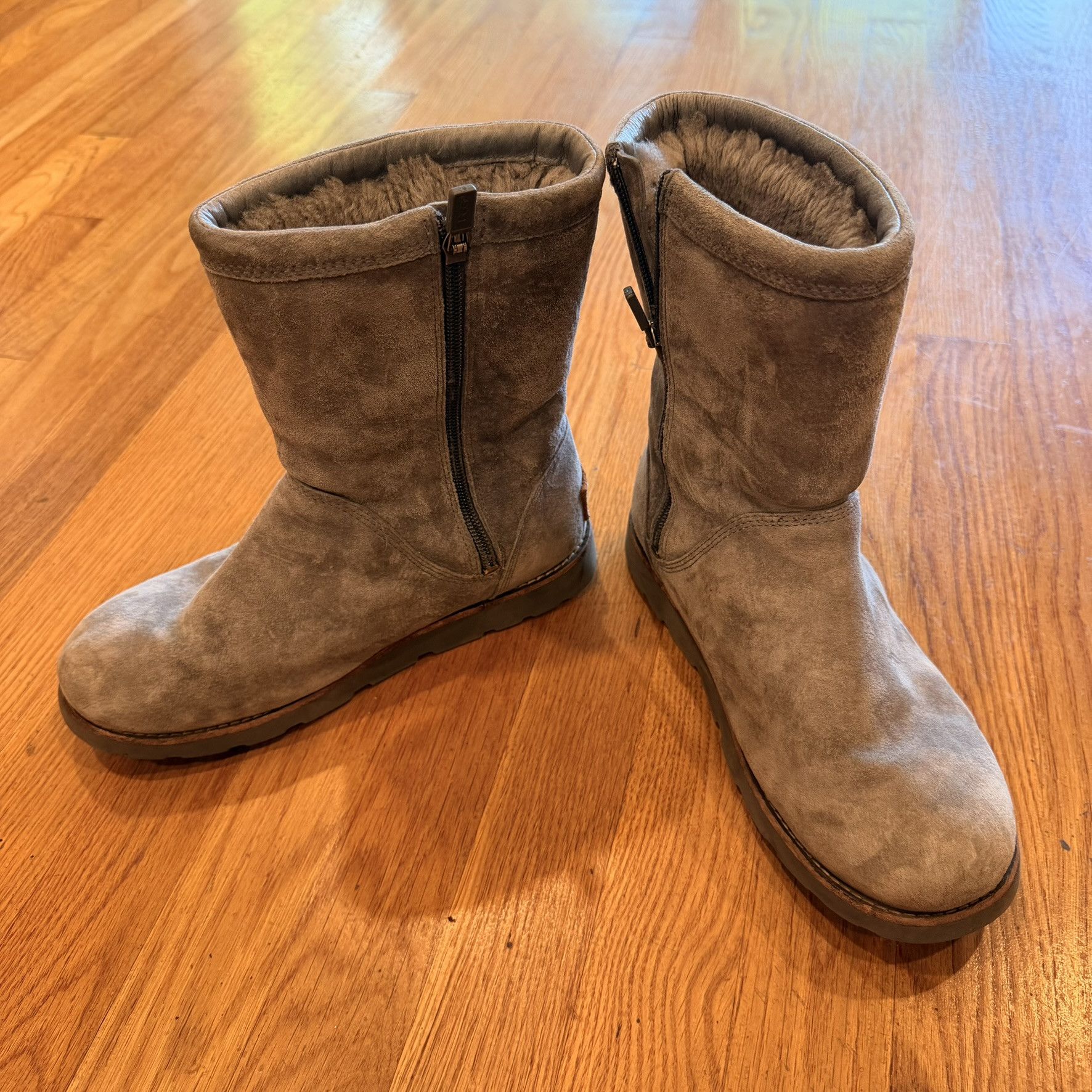 Ugg UGG Selia Zip Winter Boots Women Size 7 Gray Size US 8 / IT 38 - 6 Thumbnail