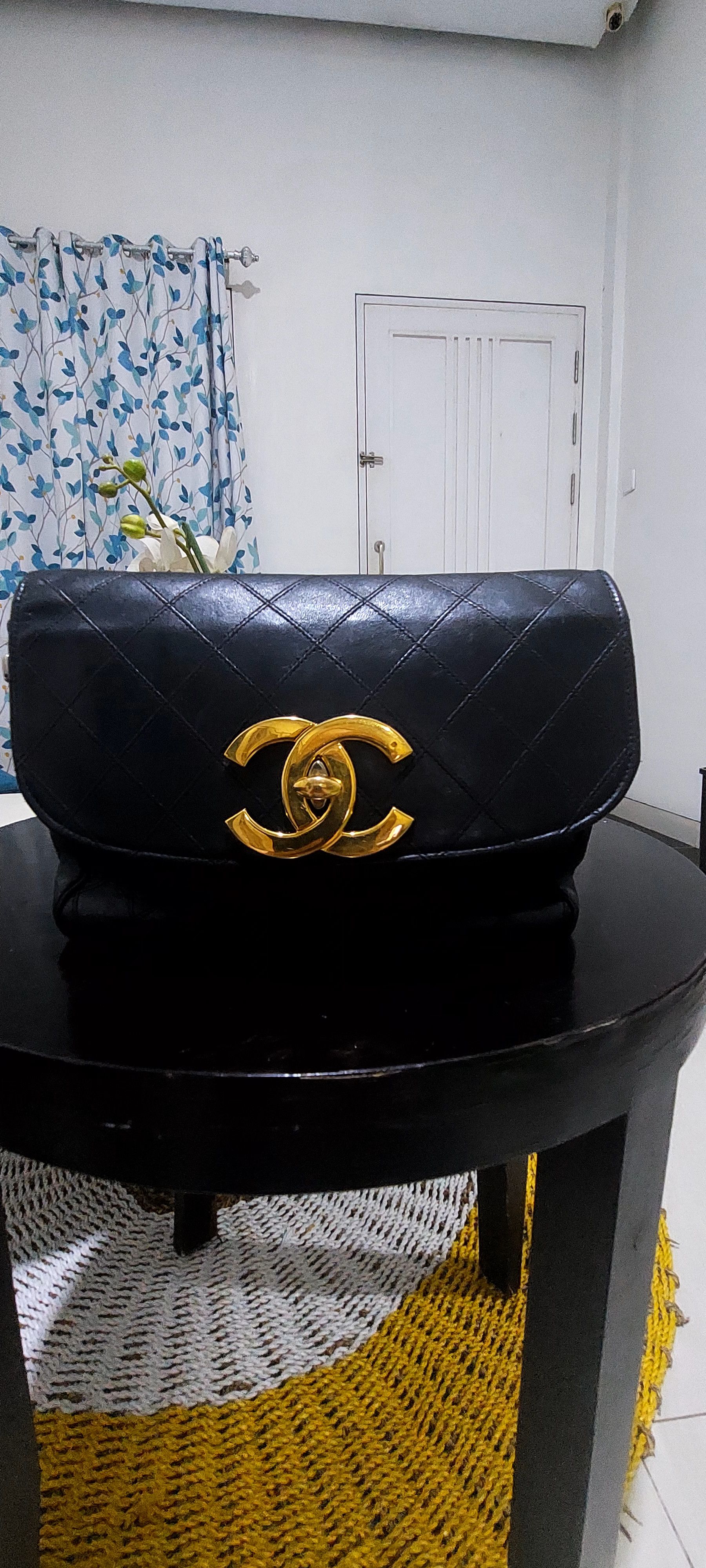 Chanel Chanel Big Logo Cross Body Size ONE SIZE - 1 Thumbnail