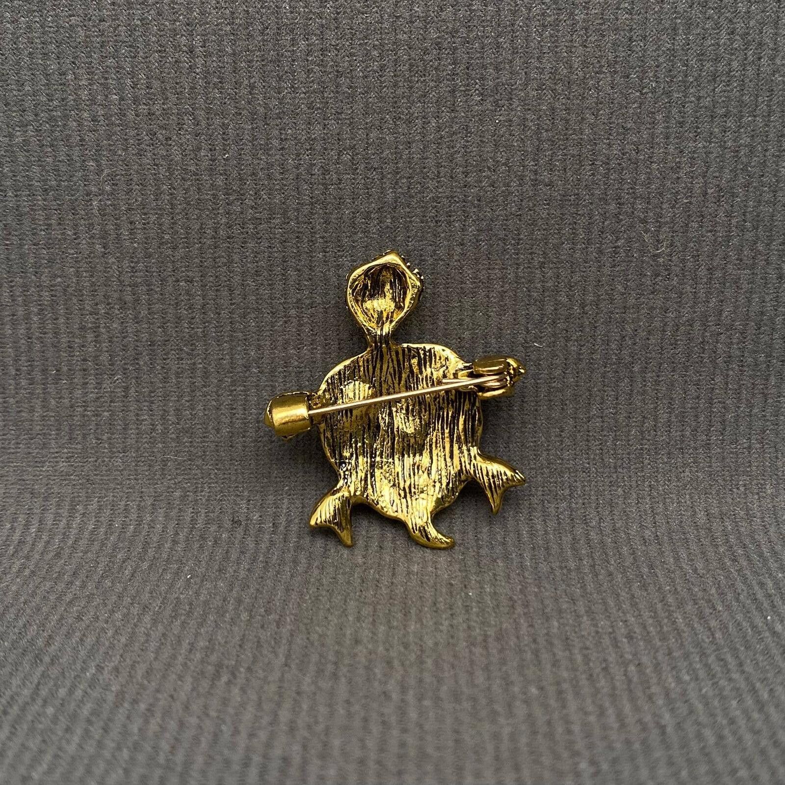 The Unbranded Brand Turtle Brooch with Multicolor Rhinestones Size ONE SIZE - 2 Thumbnail