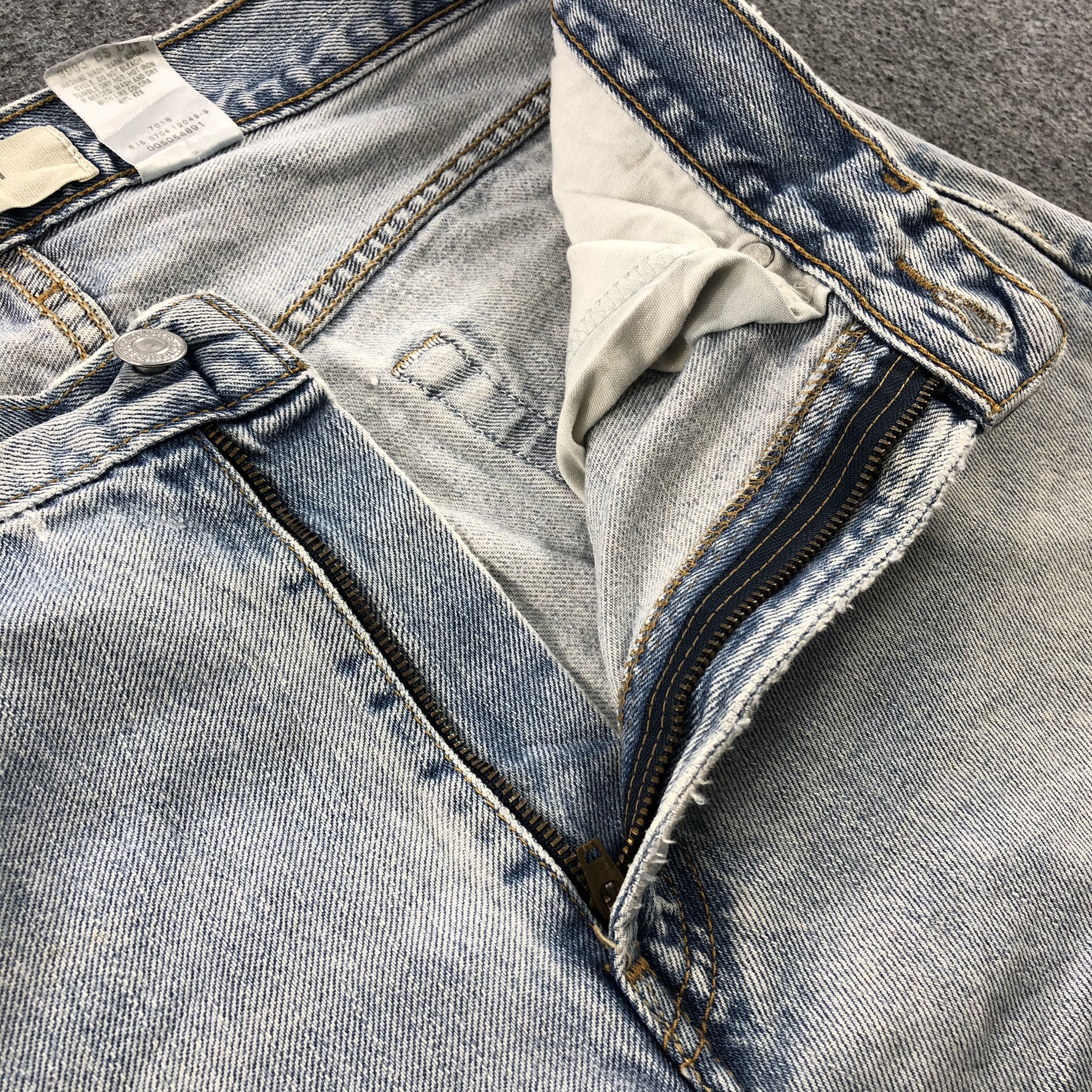 Levi's × Vintage Vintage Light Wash Levis 505 Jeans-JM1720 Size US 31 - 8 Thumbnail