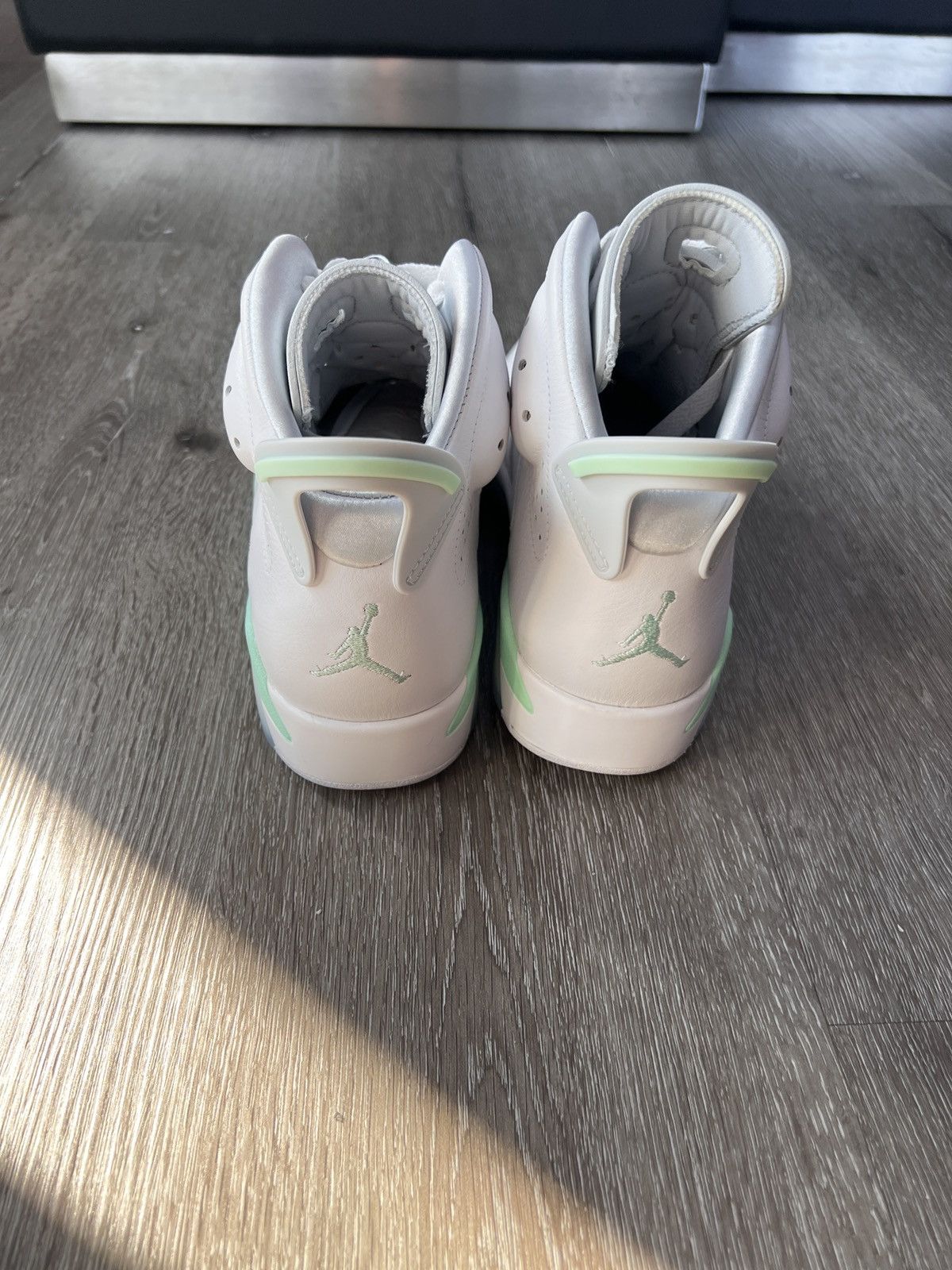 Jordan Brand Air Jordan 6 Retro “Mint Foam” (WMNS) **PRE-OWNED** Size US 8.5 / IT 38.5 - 4 Thumbnail