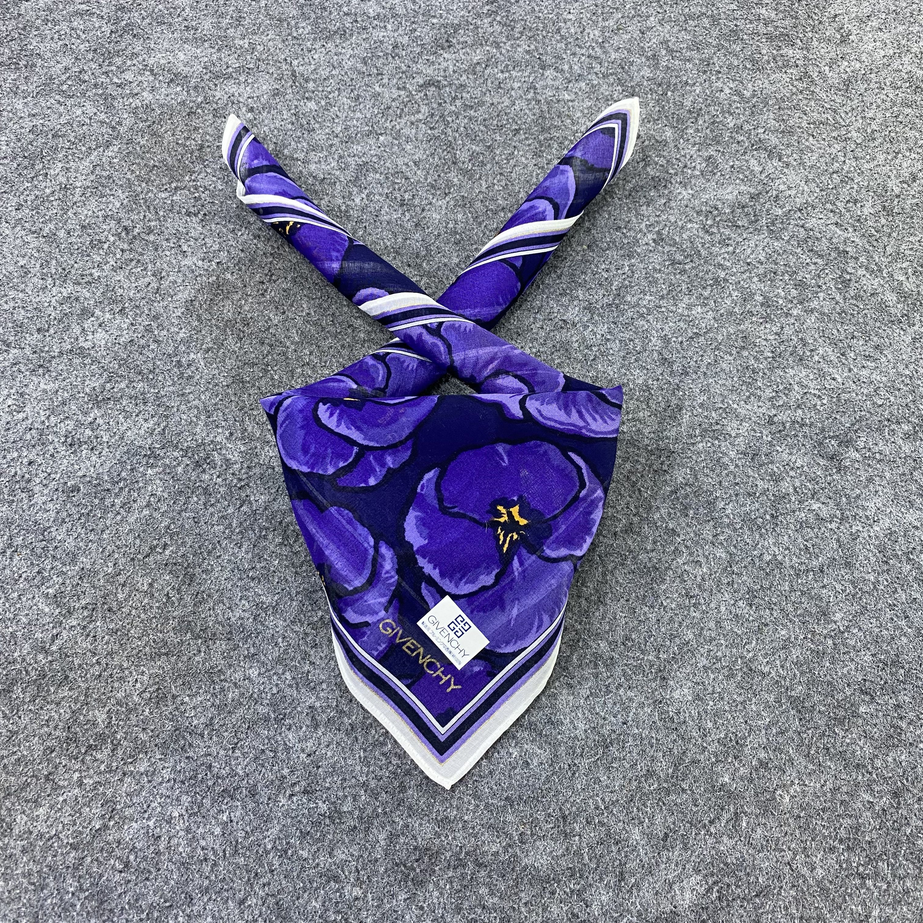 Givenchy Givenchy Handkerchief Neckerchief Bandana-B1998 Size ONE SIZE - 1 Thumbnail
