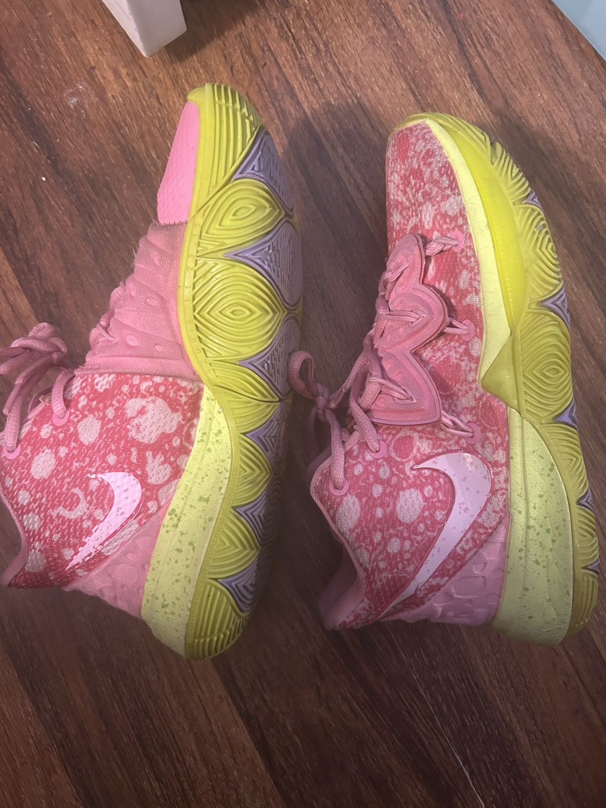 Nike Nike Kyrie Irving’s SpongeBobs size 6.5 Size US 6.5 / EU 39-40 - 3 Thumbnail